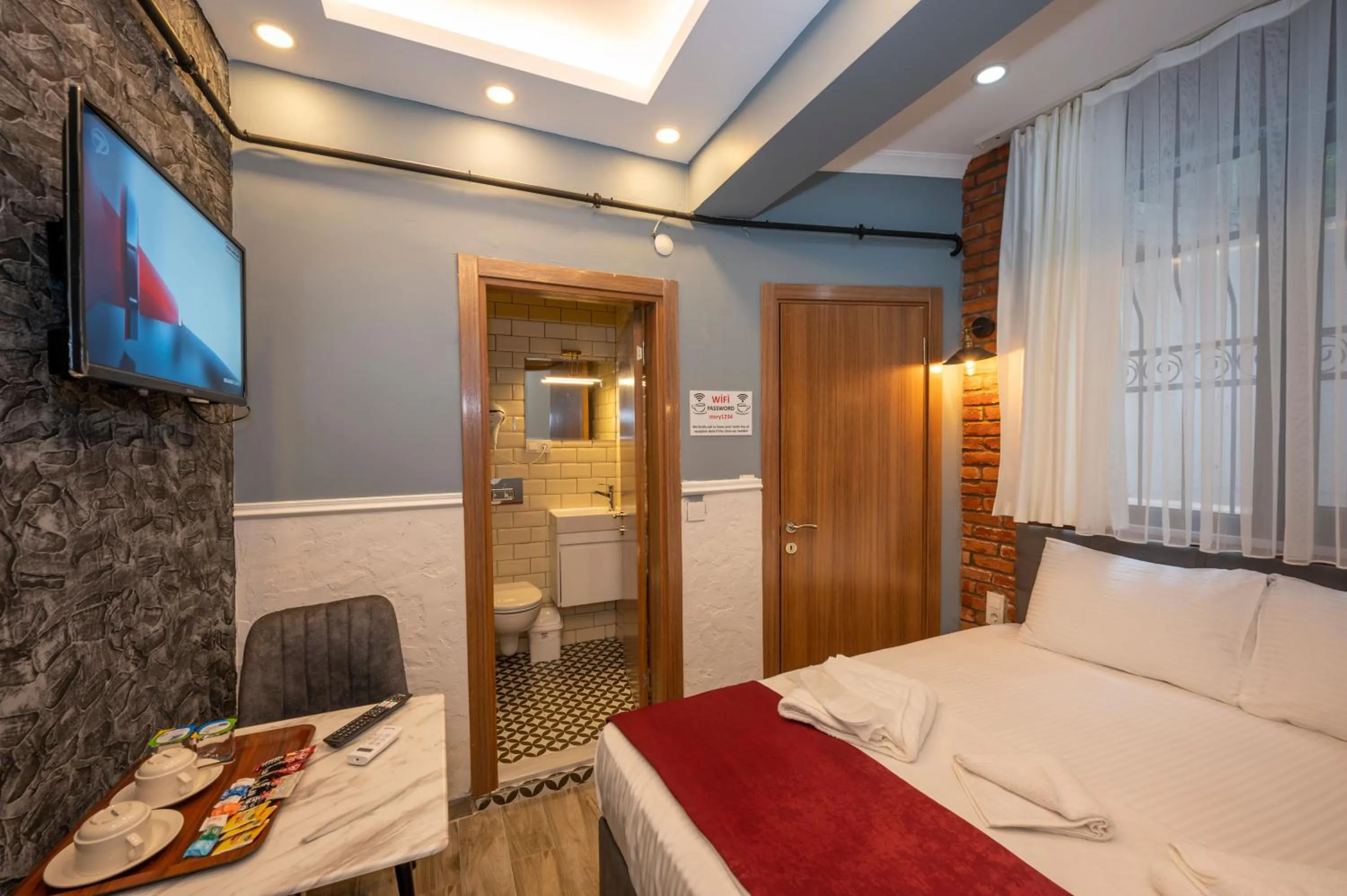 Photo of the whole room, Bed in Taksim Story Residence