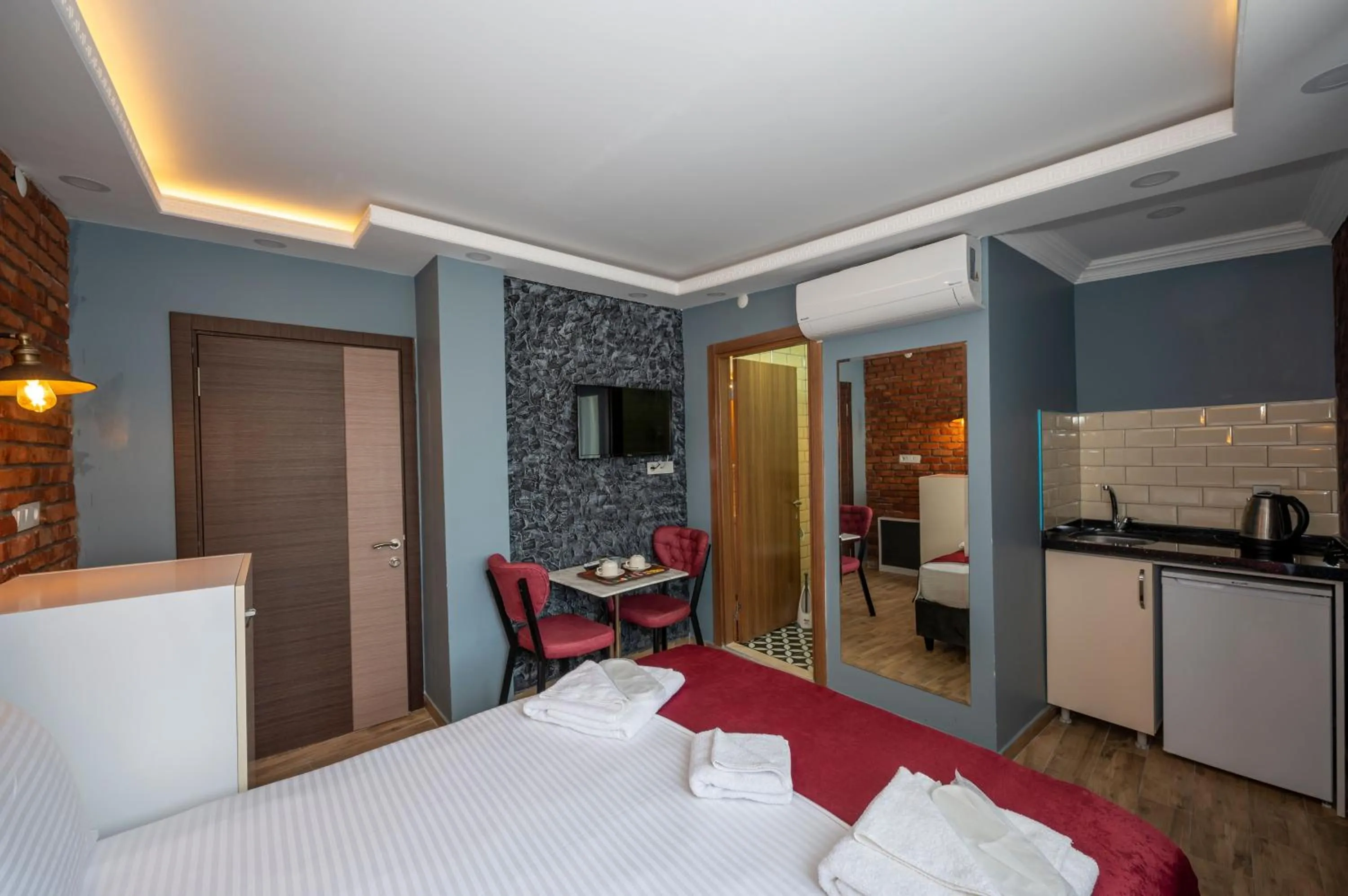 Photo of the whole room, Bed in Taksim Story Residence