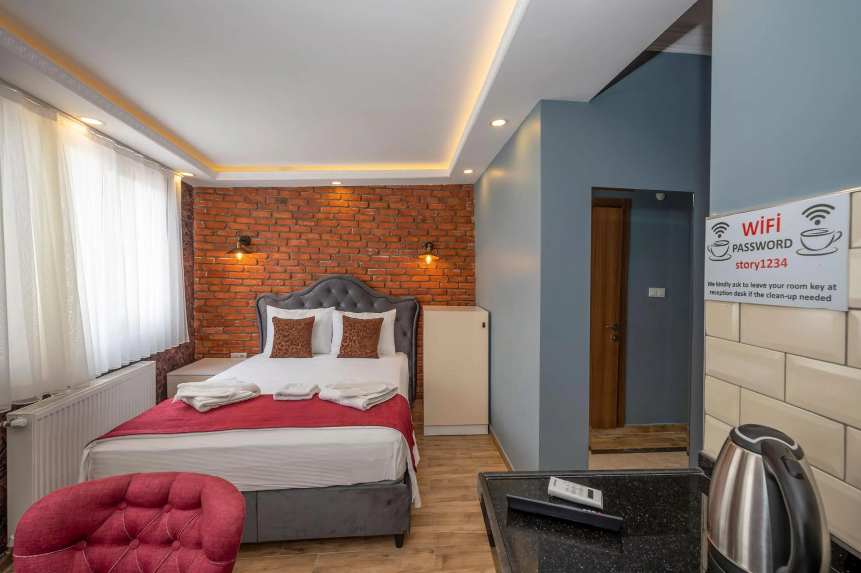 Photo of the whole room, Bed in Taksim Story Residence