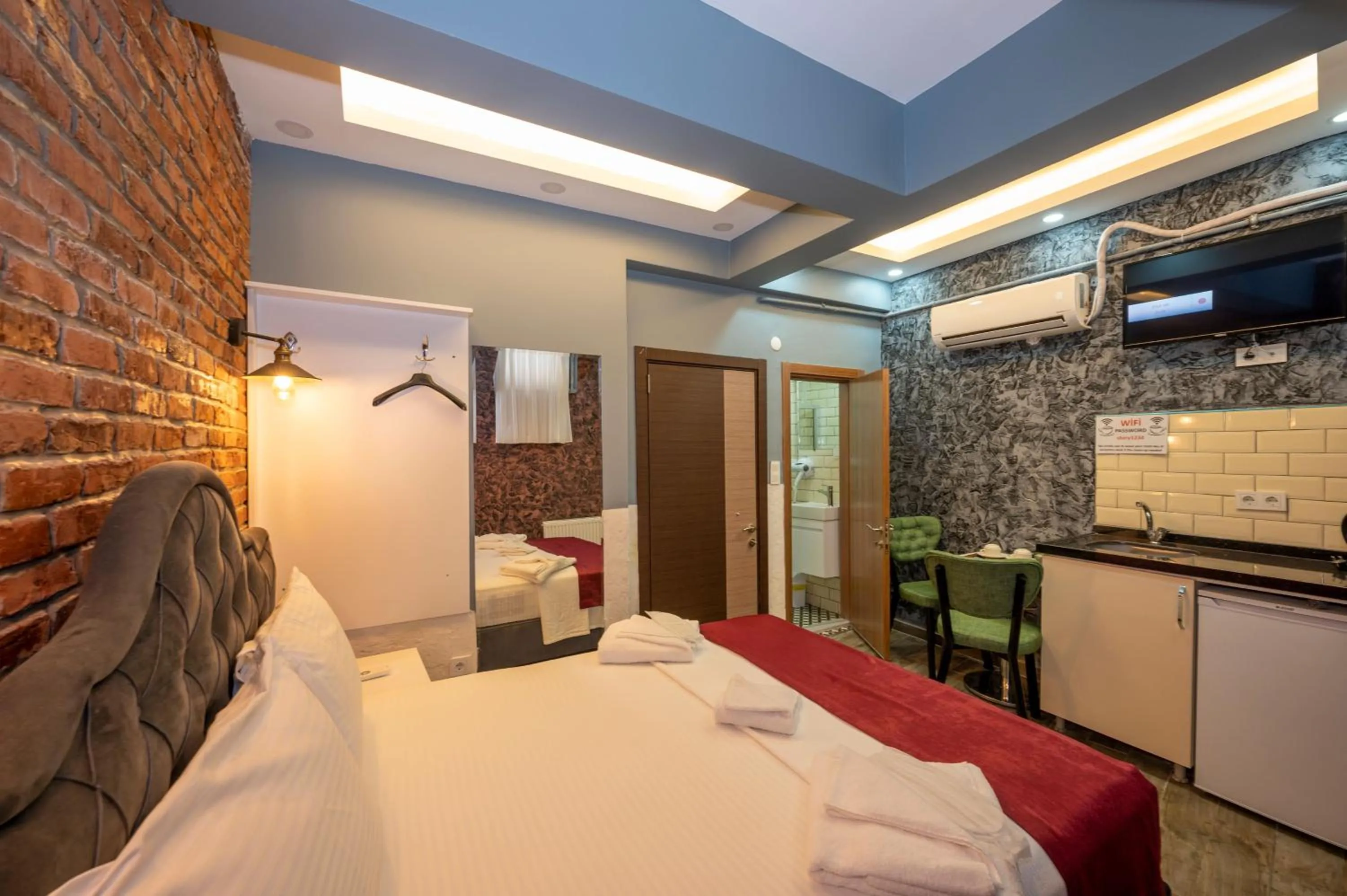 Photo of the whole room, Bed in Taksim Story Residence