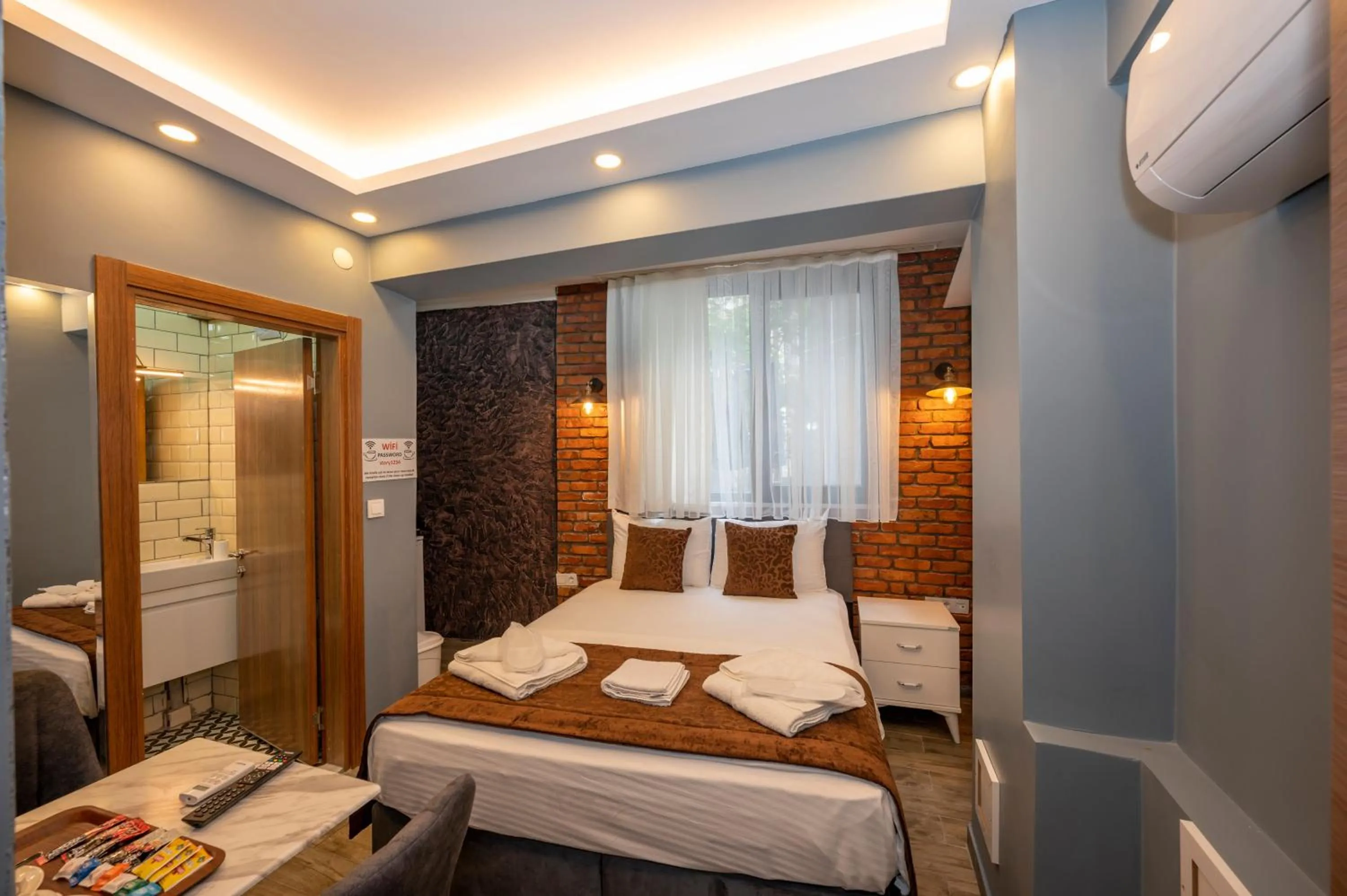 Photo of the whole room, Bed in Taksim Story Residence