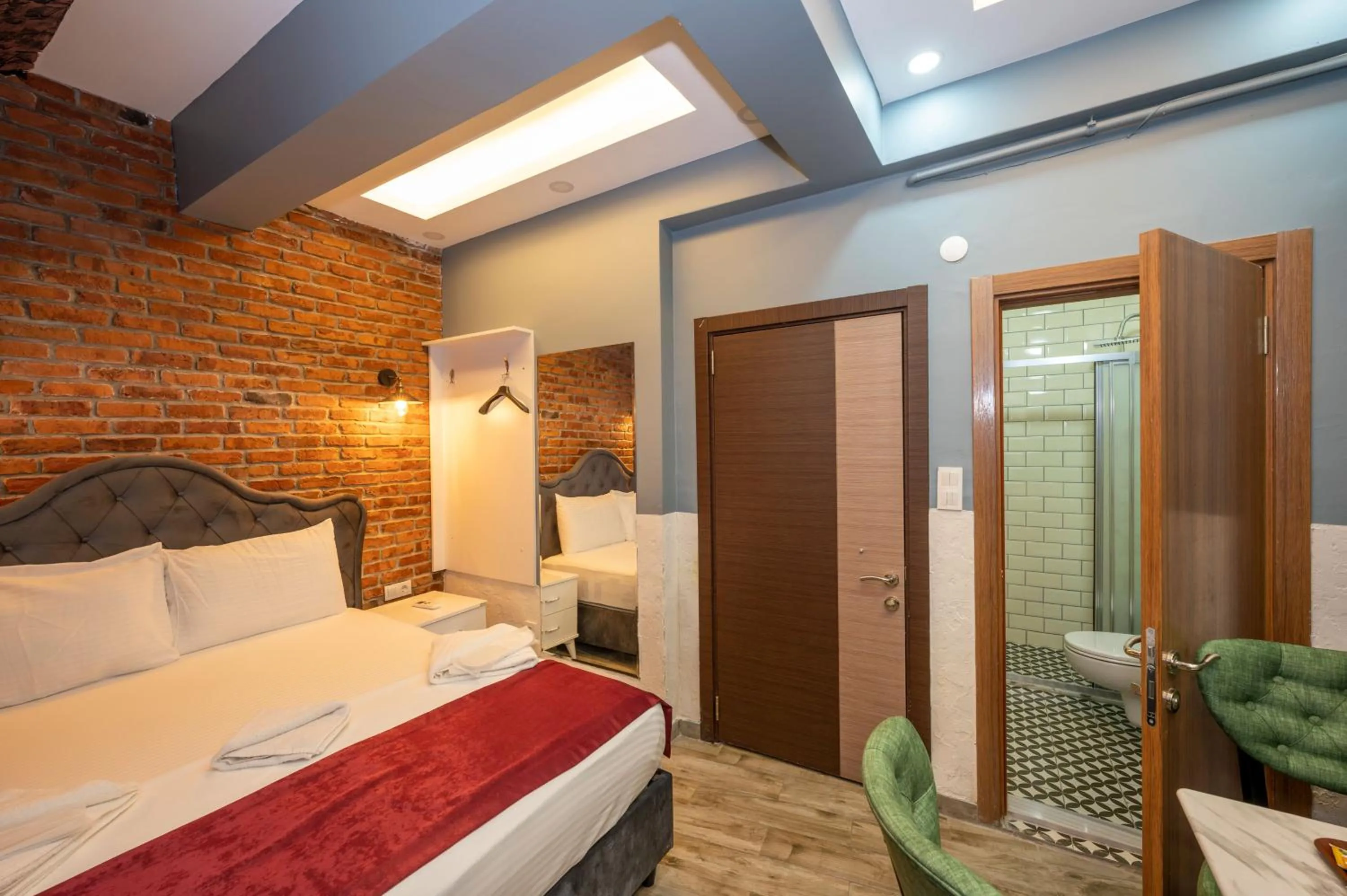 Photo of the whole room, Bed in Taksim Story Residence