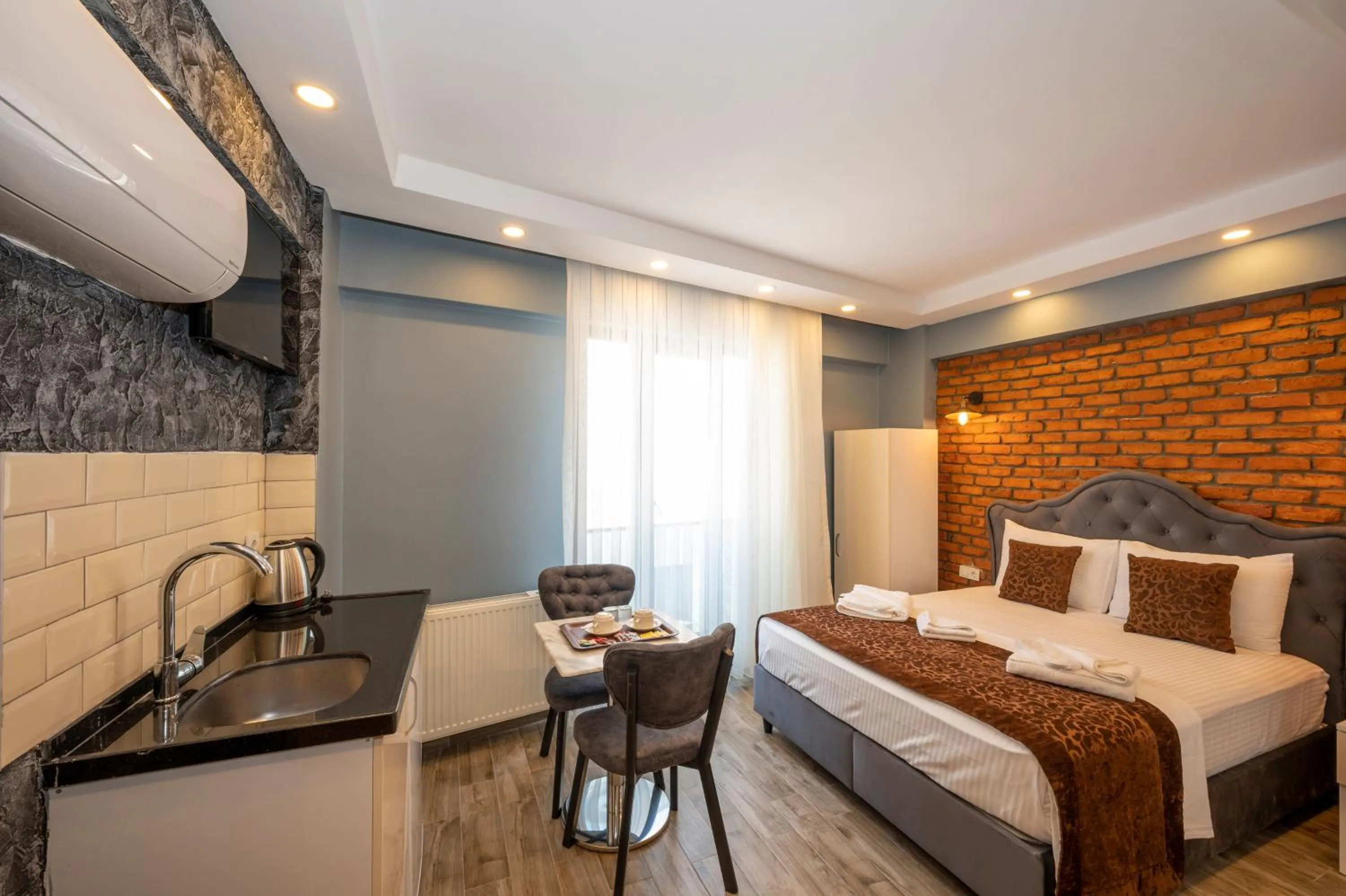 Photo of the whole room, Bed in Taksim Story Residence