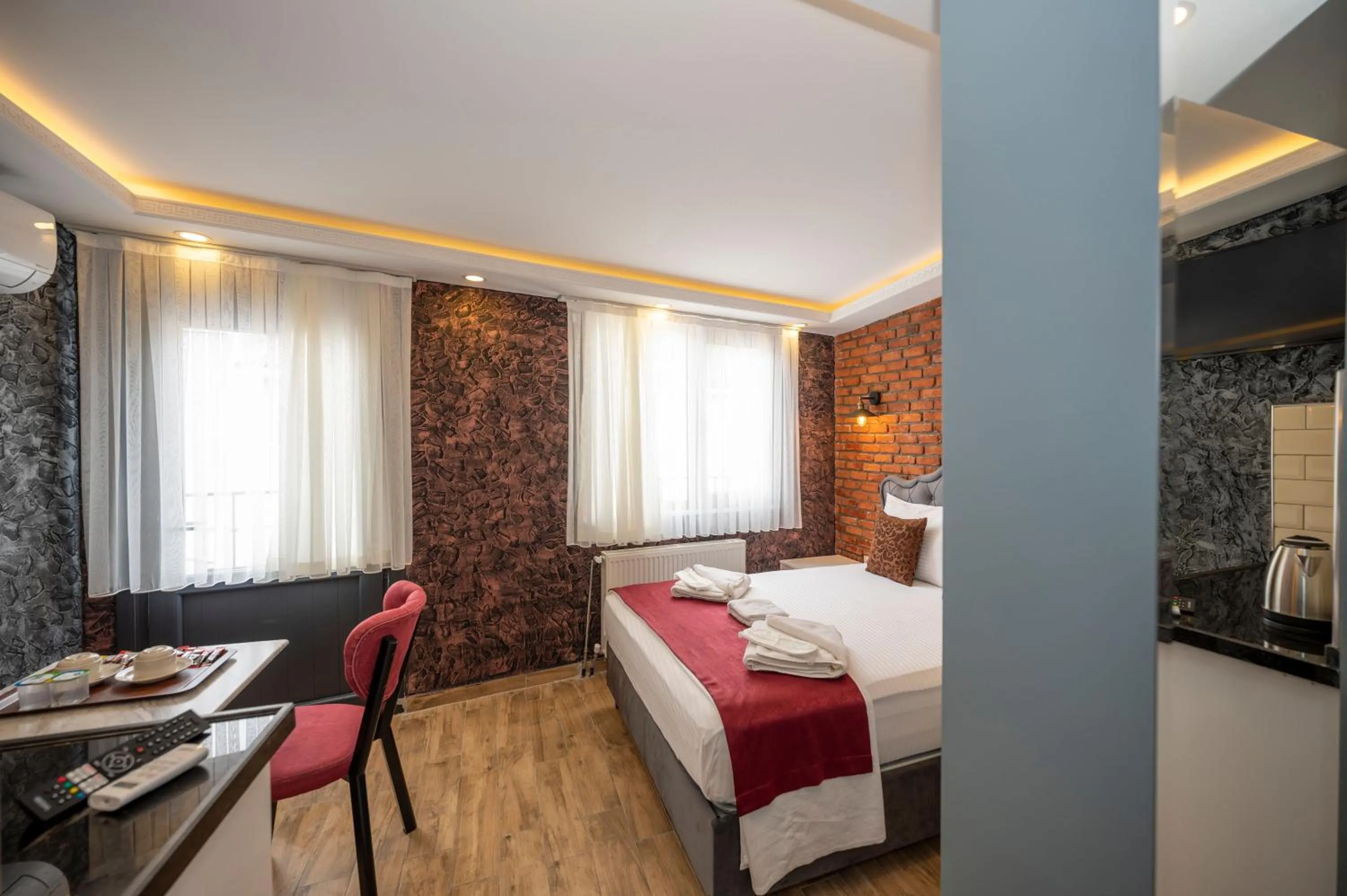 Photo of the whole room, Bed in Taksim Story Residence