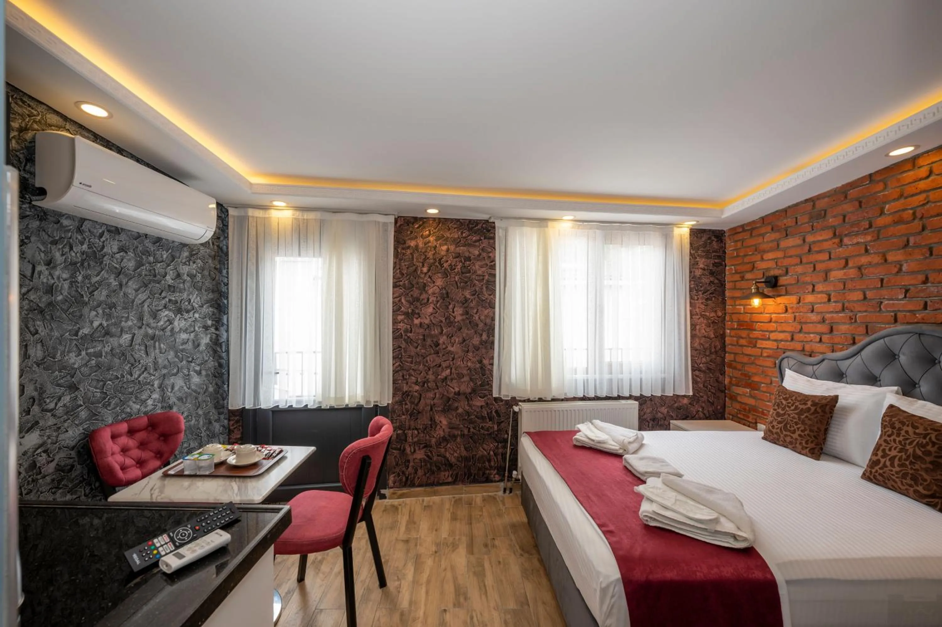 Photo of the whole room, Bed in Taksim Story Residence