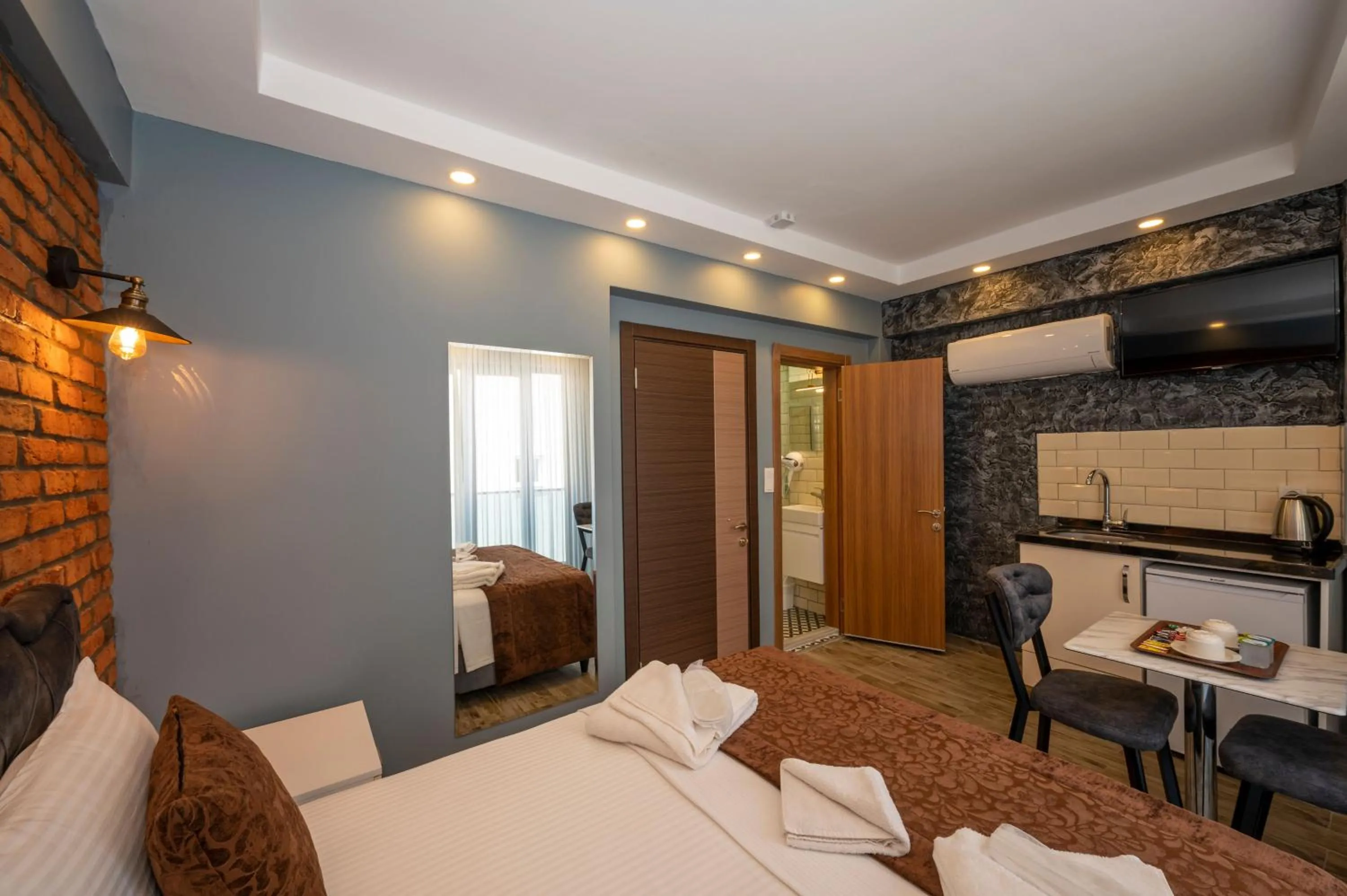 Photo of the whole room, Bed in Taksim Story Residence