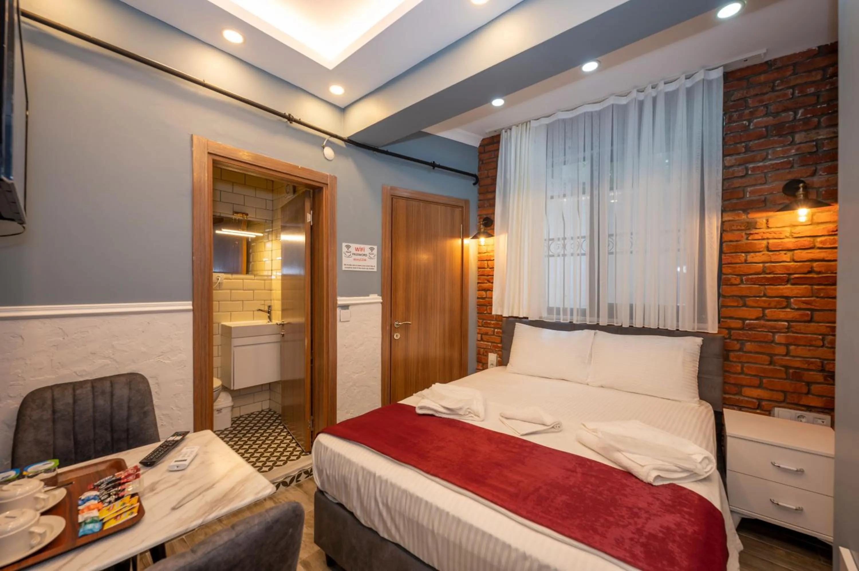 Photo of the whole room, Bed in Taksim Story Residence