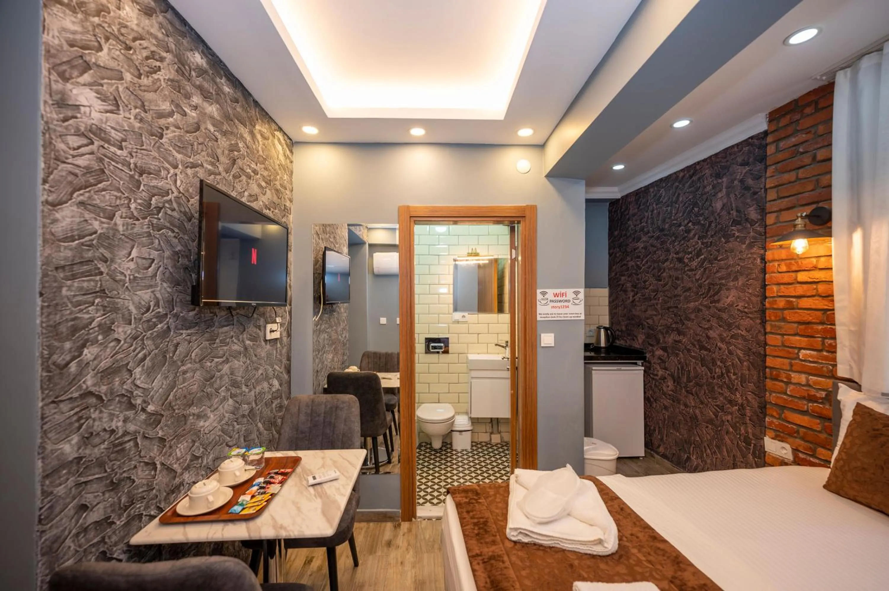 Photo of the whole room, Bed in Taksim Story Residence