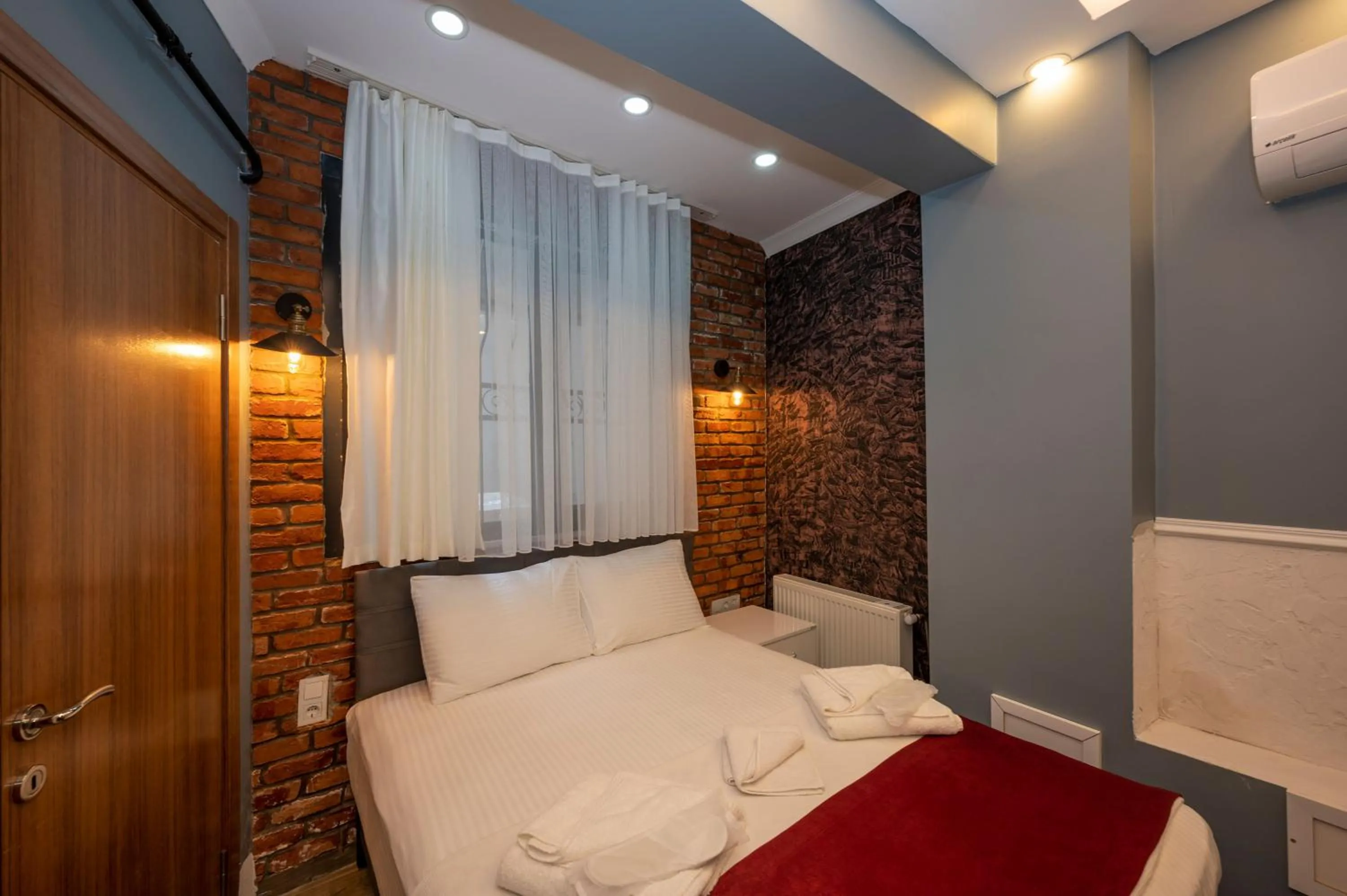 Photo of the whole room, Bed in Taksim Story Residence