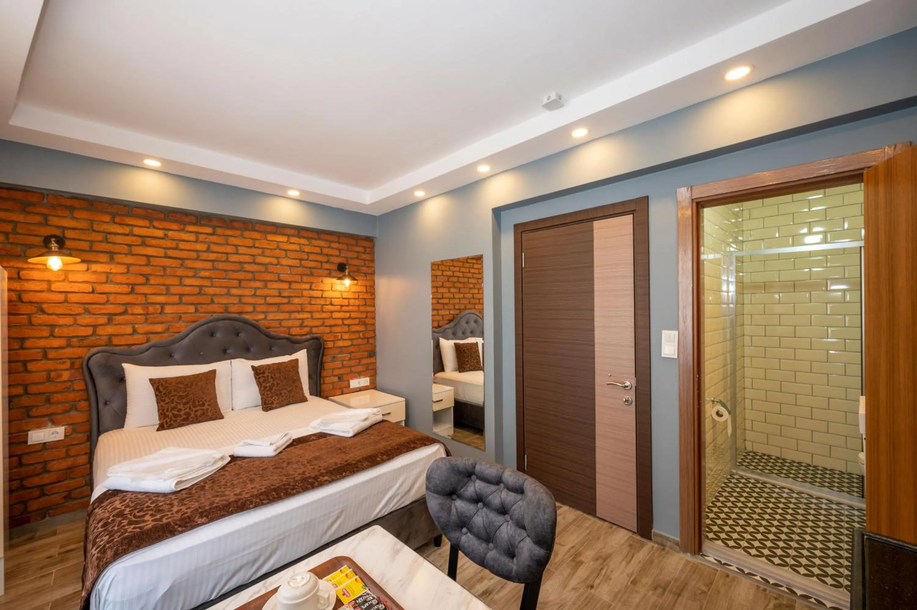 Photo of the whole room, Bed in Taksim Story Residence