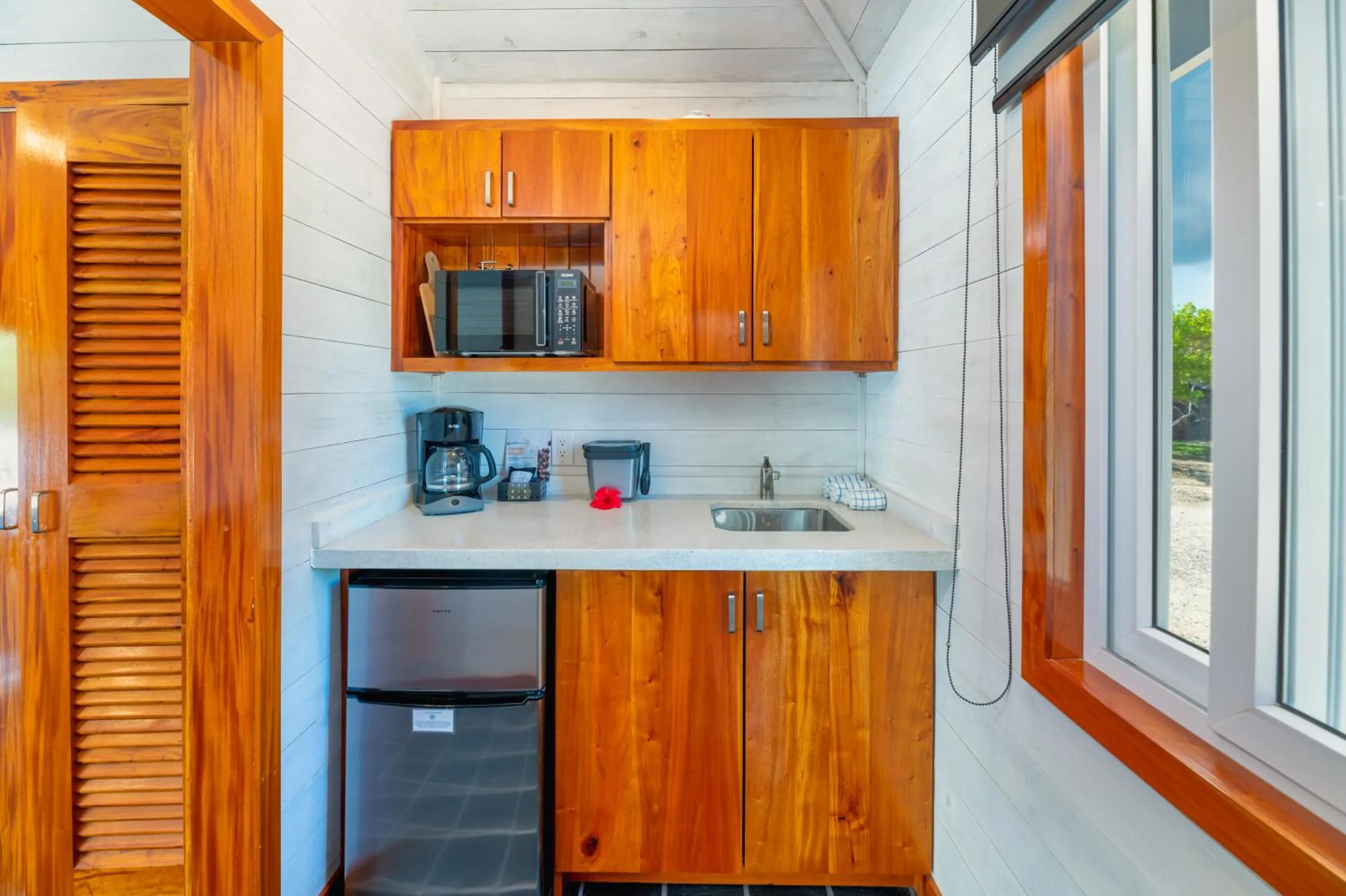 Coffee/tea facilities in Barefoot Cay Resort