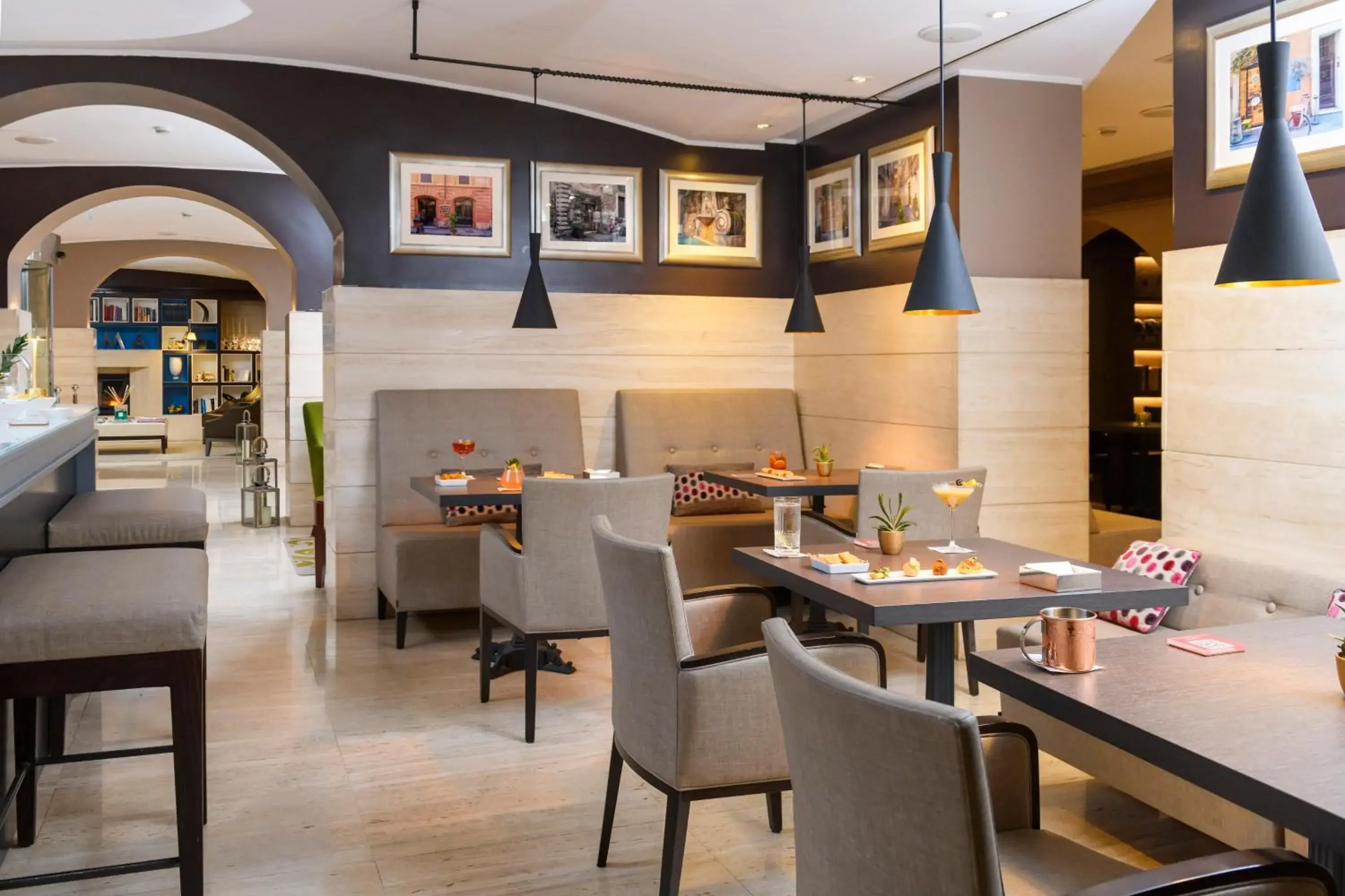 Lounge or bar in Hotel Indigo Rome - St. George by IHG Lounge or bar in Hotel Indigo Rome - St. George by IHG