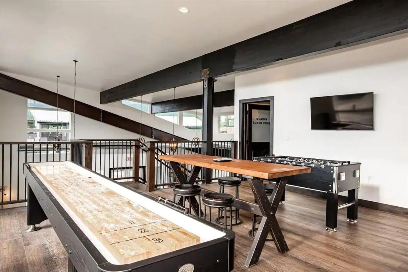 Lounge or bar in LUX Modern Chalet, Pool & Hot Tub, 10 Mins to the Mountain & Incredible Views