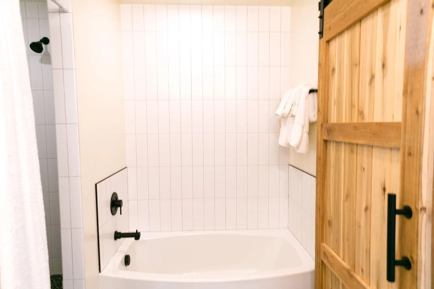 Bathroom in LUX Modern Chalet, Pool & Hot Tub, 10 Mins to the Mountain & Incredible Views