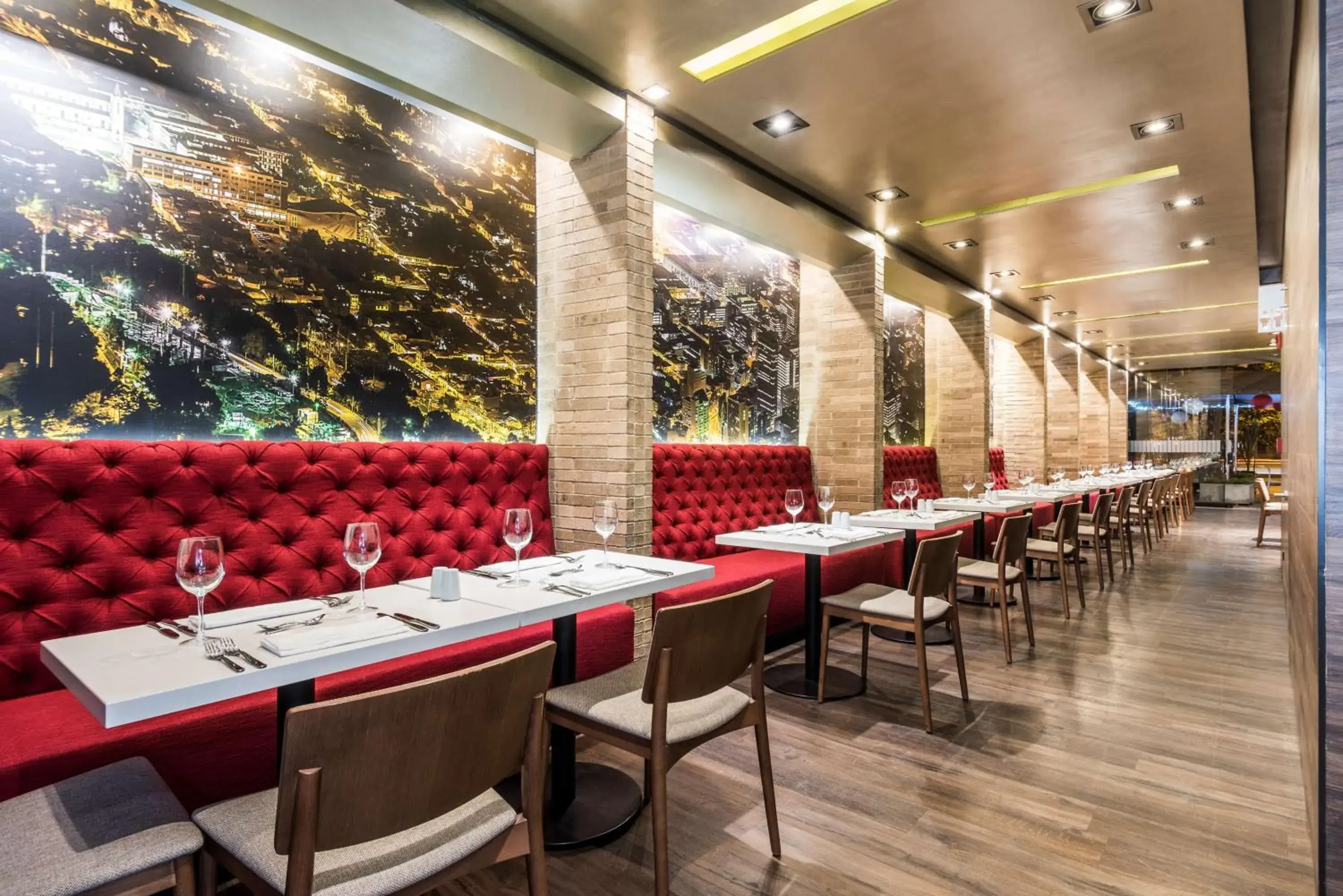 Restaurant/places to eat in NH Collection Bogota Terra 100 Royal Restaurant/places to eat in NH Collection Bogota Terra 100 Royal