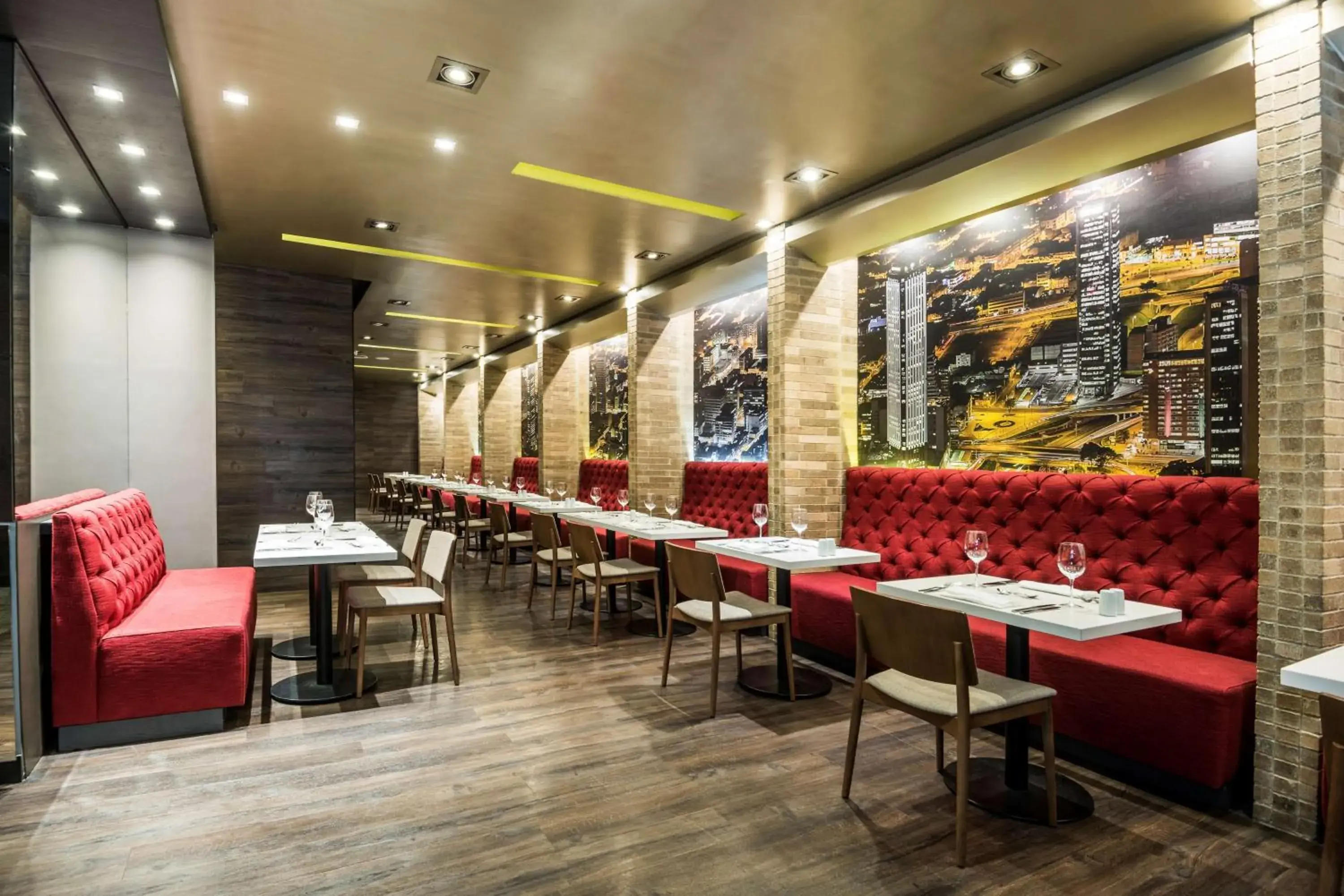 Restaurant/places to eat in NH Collection Bogota Terra 100 Royal Restaurant/places to eat in NH Collection Bogota Terra 100 Royal