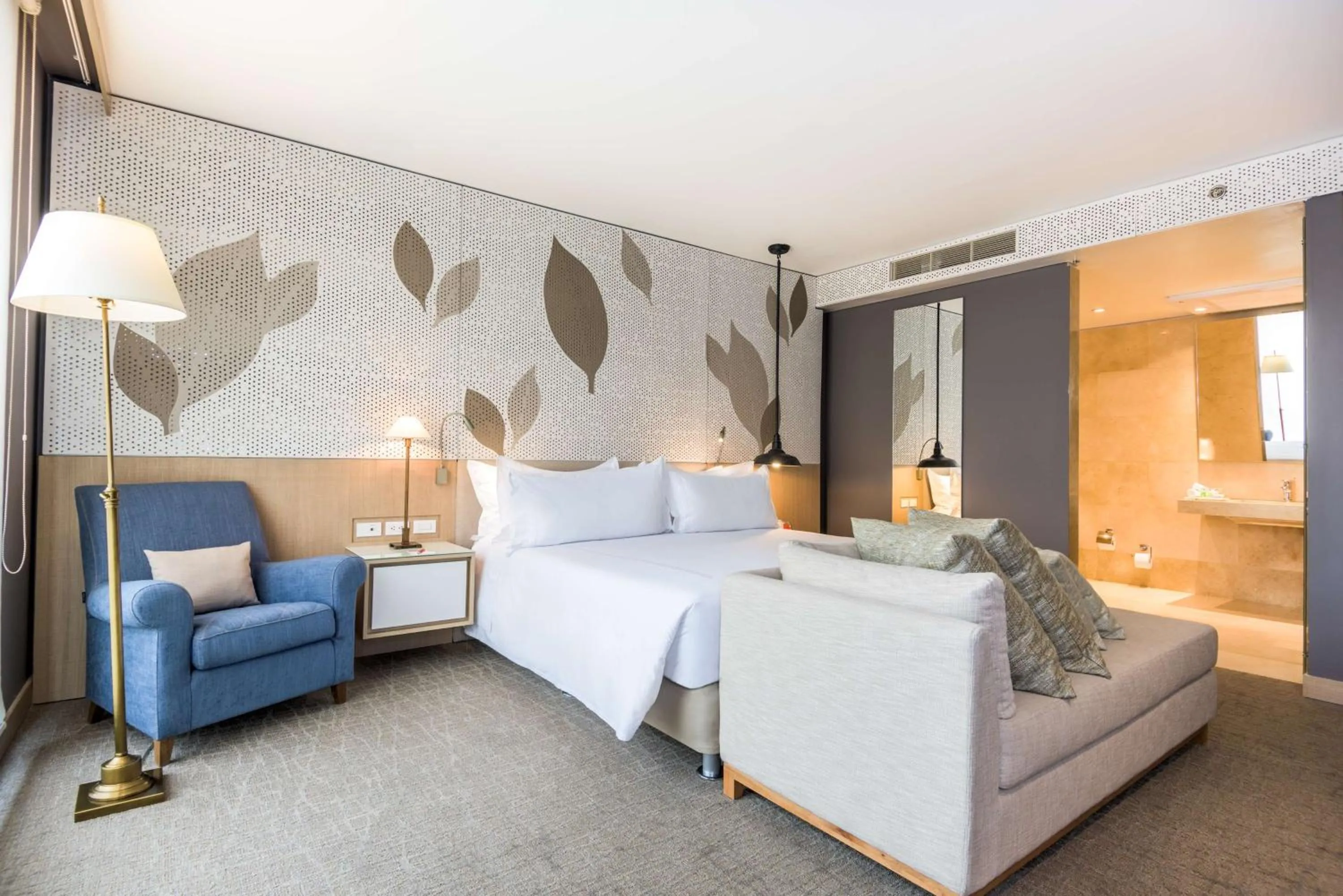 Bedroom, Bed in NH Collection Bogota Terra 100 Royal