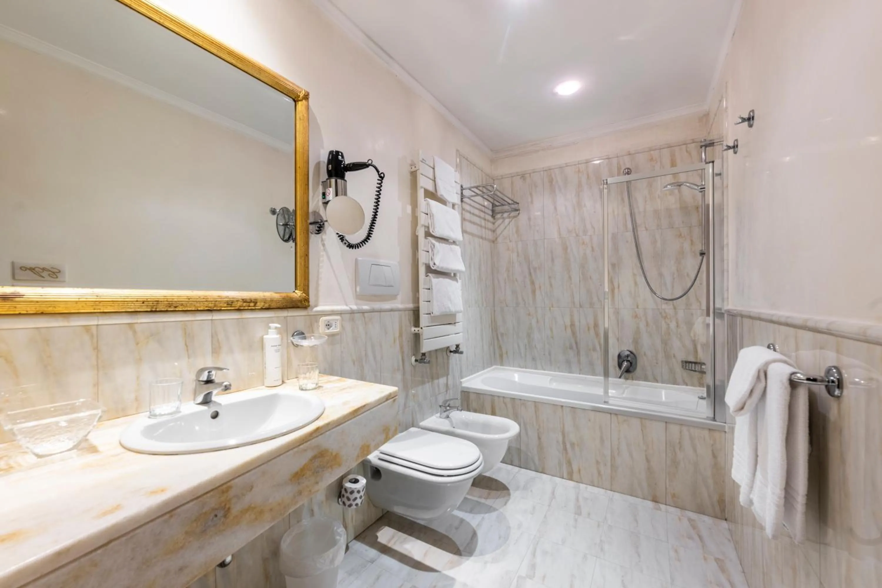 Bathroom in Hotel Casa Verardo Residenza d'Epoca