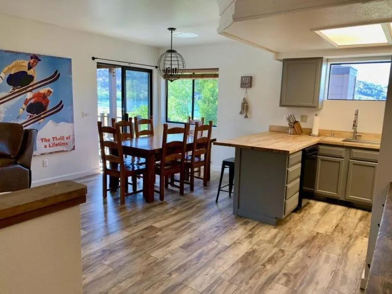 Property building in Rr-edgewater04