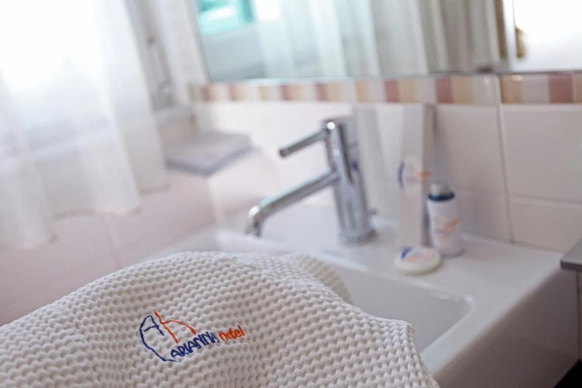 Bathroom in Arianna Hotel