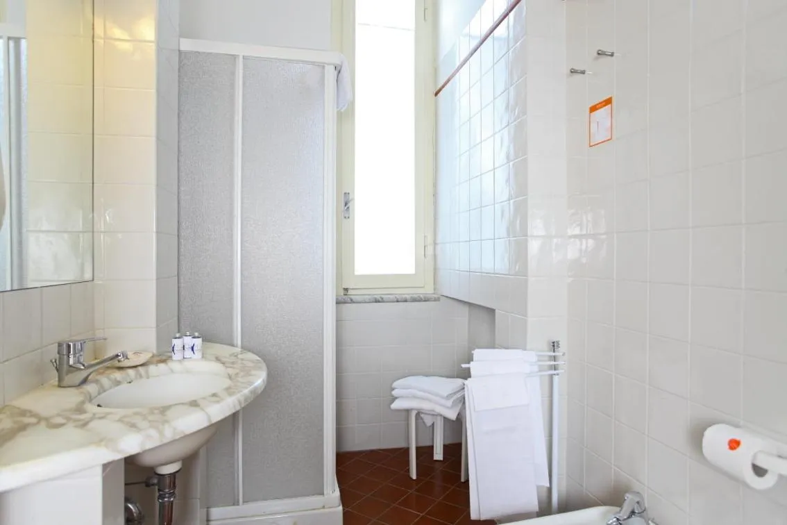 Bathroom in Arianna Hotel