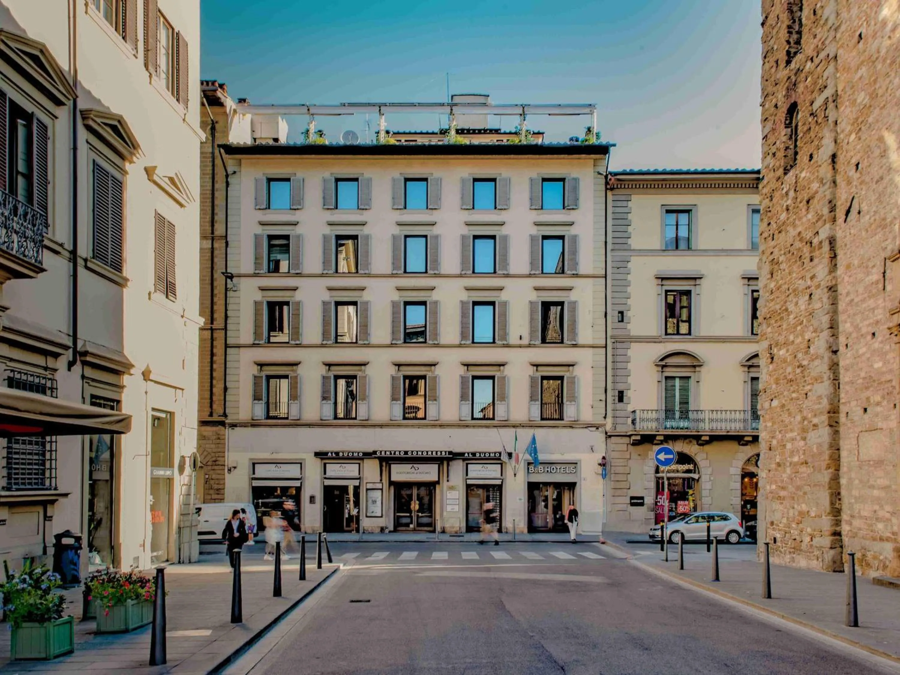 Property building in B&B Hotel Firenze Laurus Al Duomo