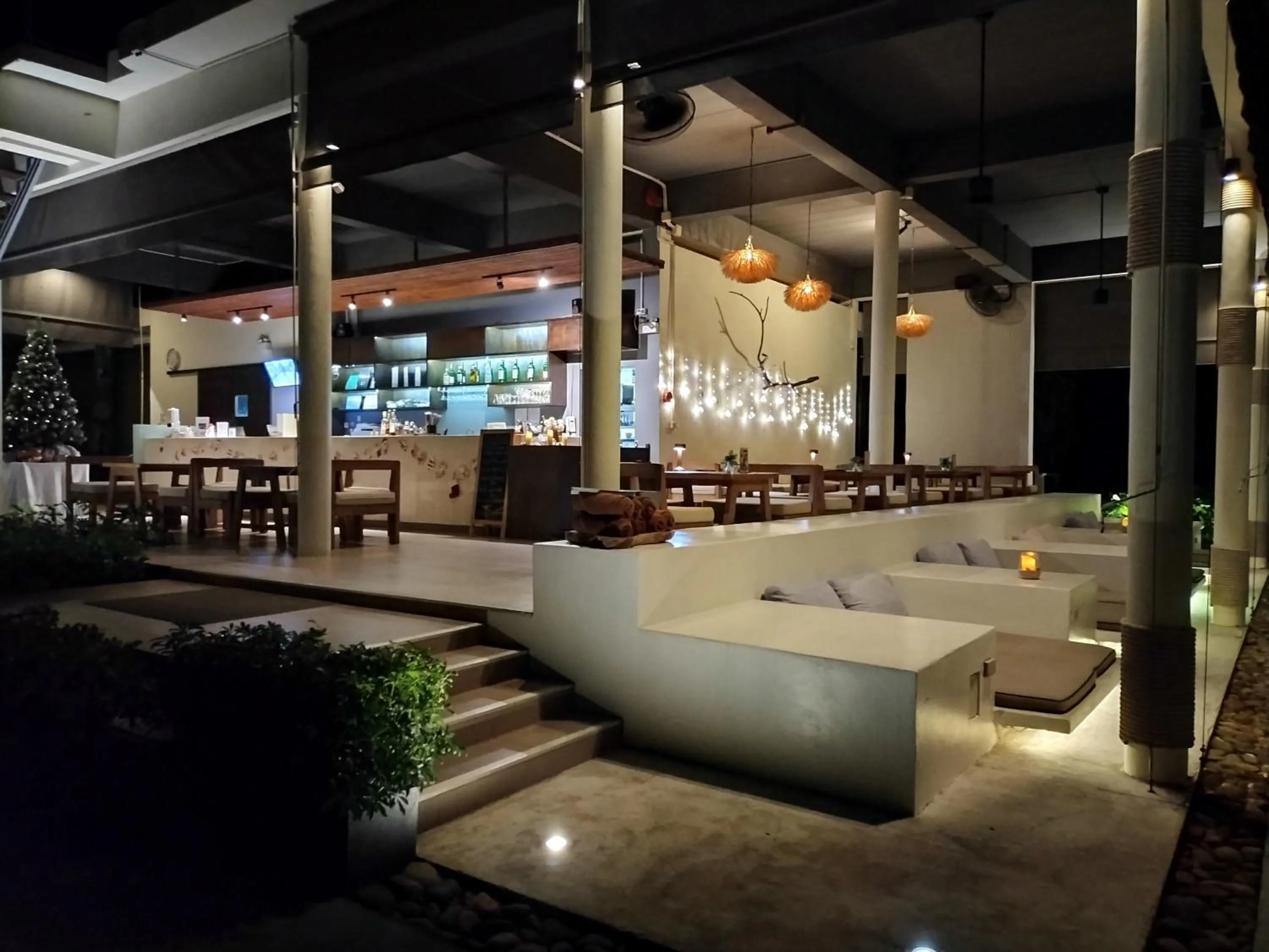 Restaurant/places to eat in Nest Sense Resort