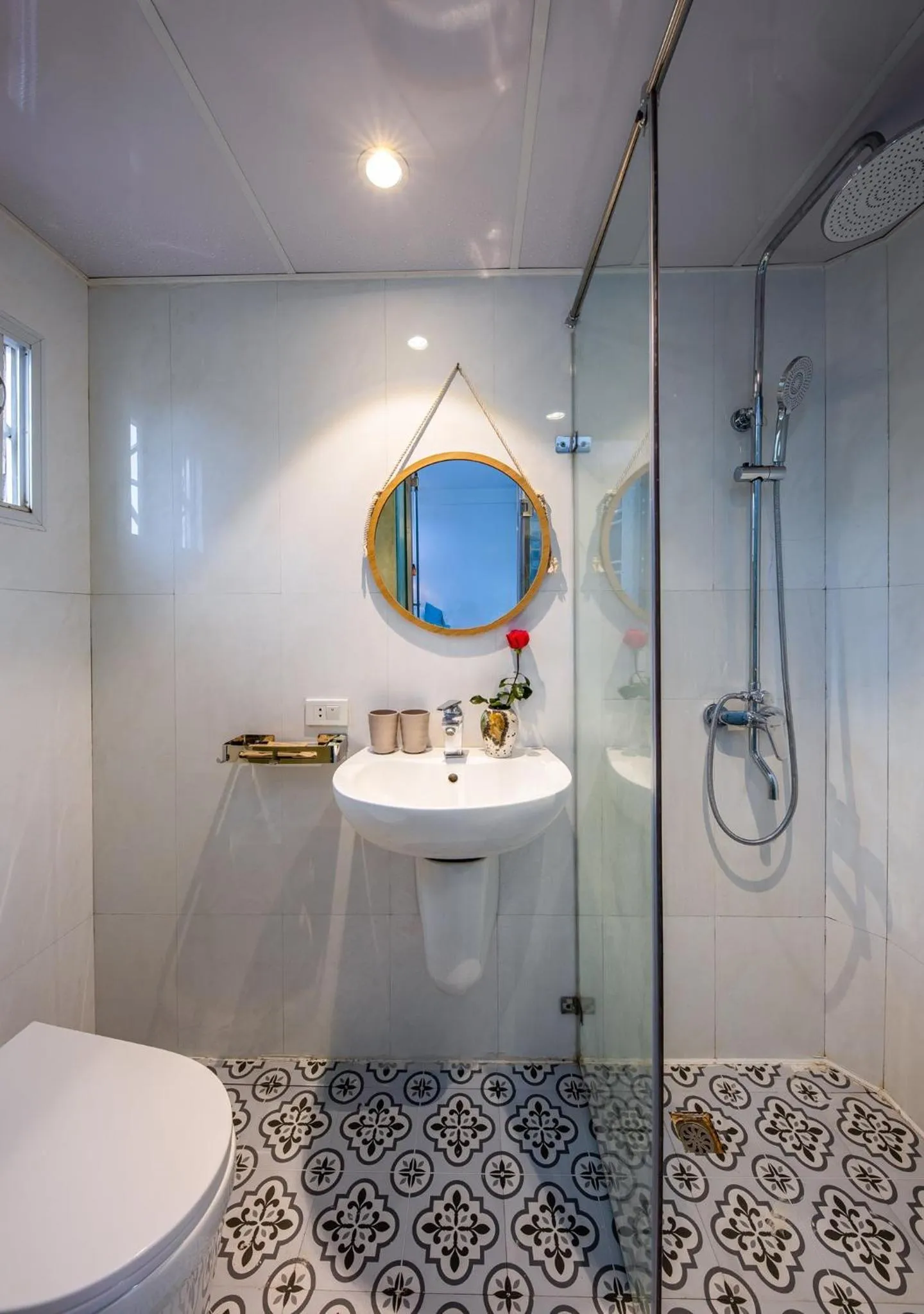 Toilet in Hanoi Sisters Boutique Hotel & Spa & Travel