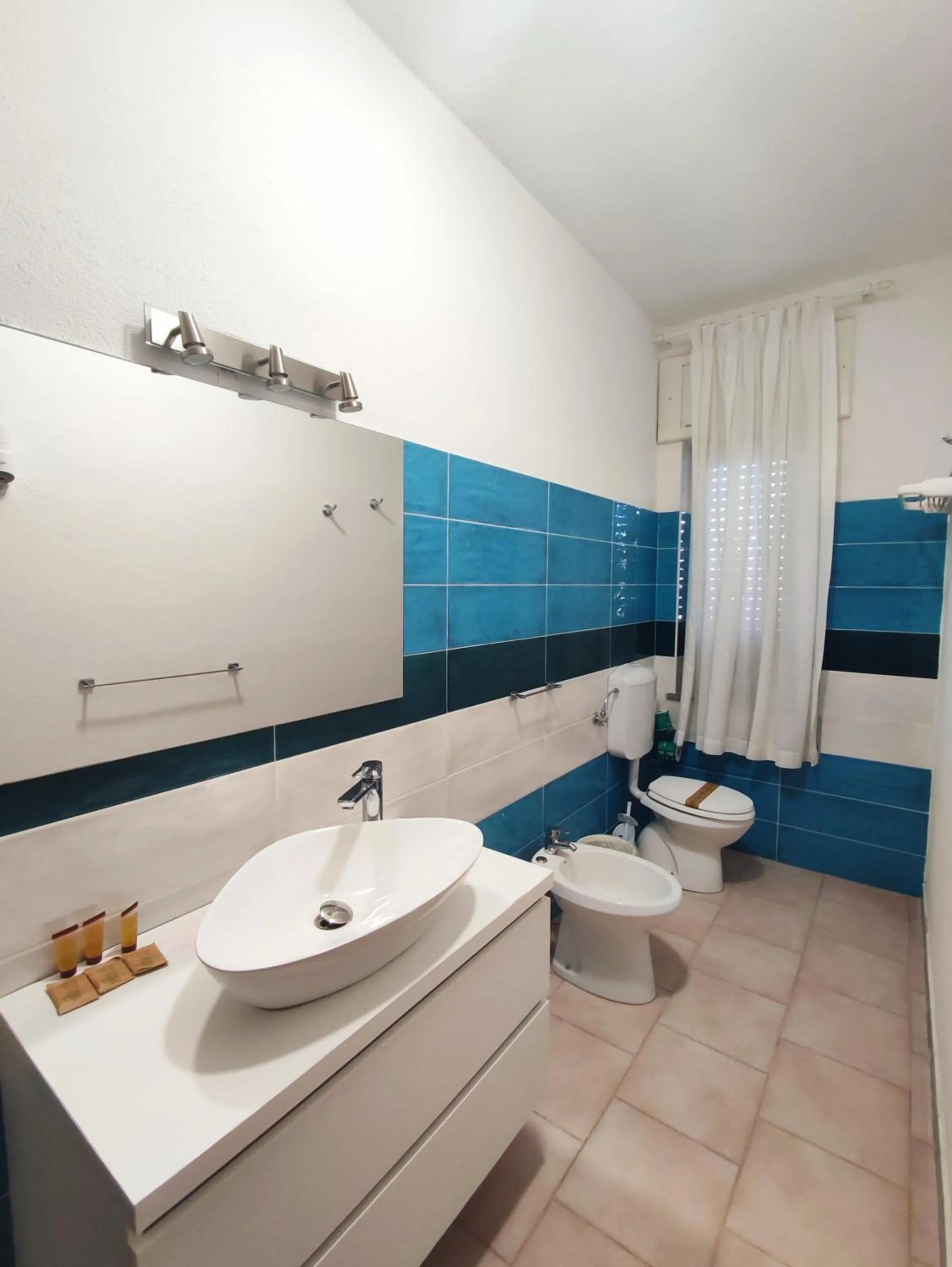 Shower in A.I.R. Hotel Gabbiano