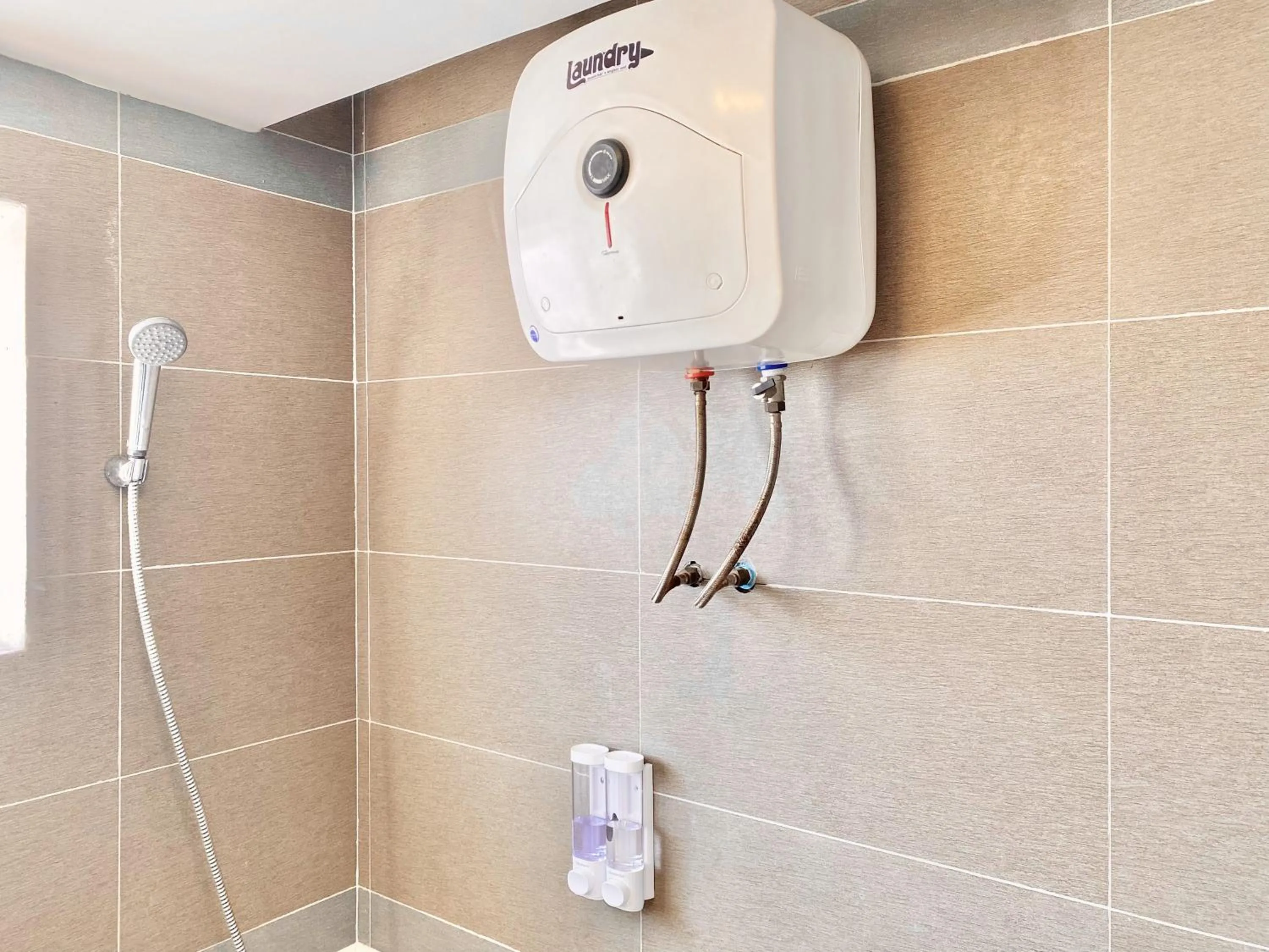 Shower in WH Bassac Residence