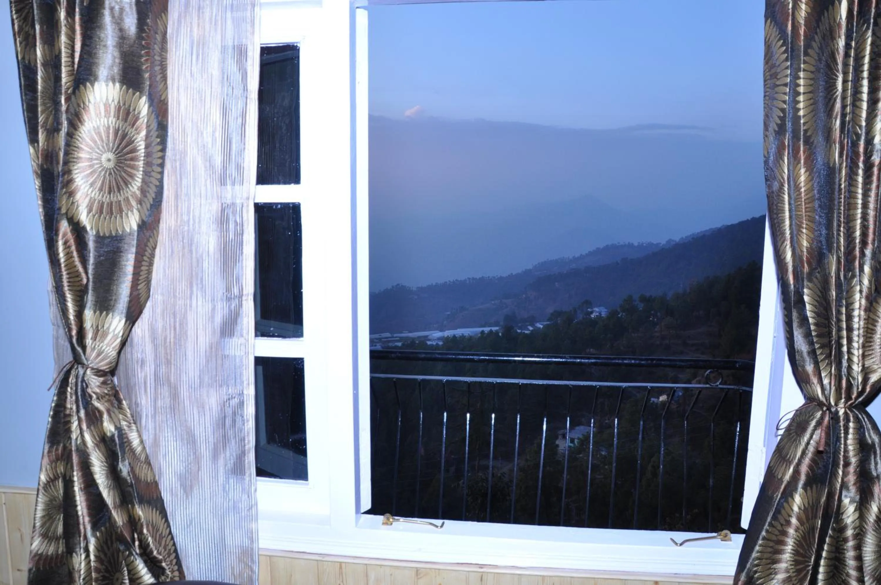 Mountain view in Hotel Ekant