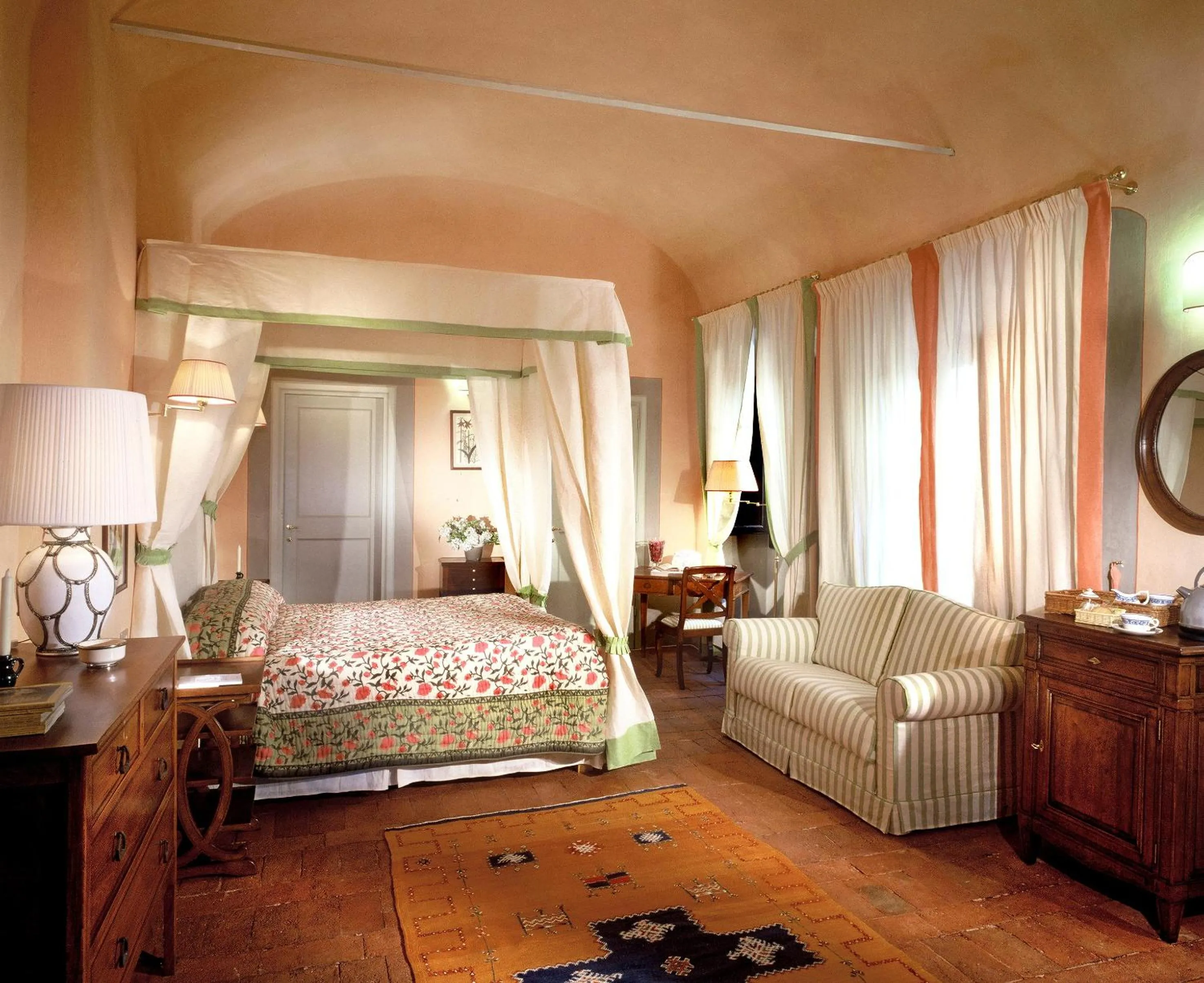 Photo of the whole room, Bed in Villa Il Poggiale Dimora Storica