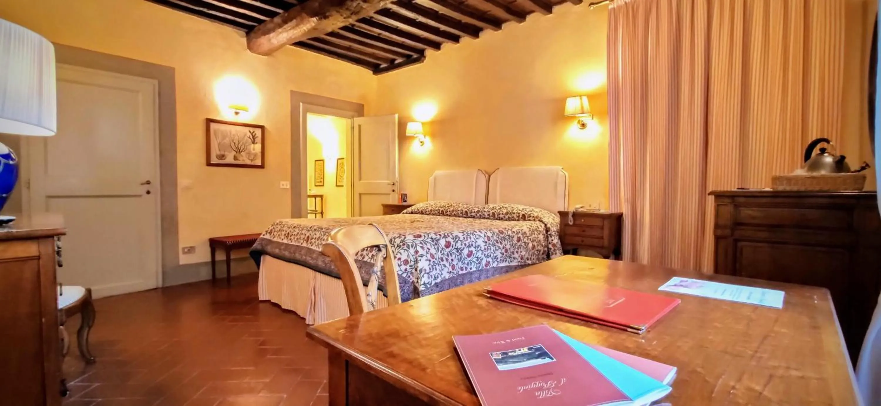 Photo of the whole room, Bed in Villa Il Poggiale Dimora Storica