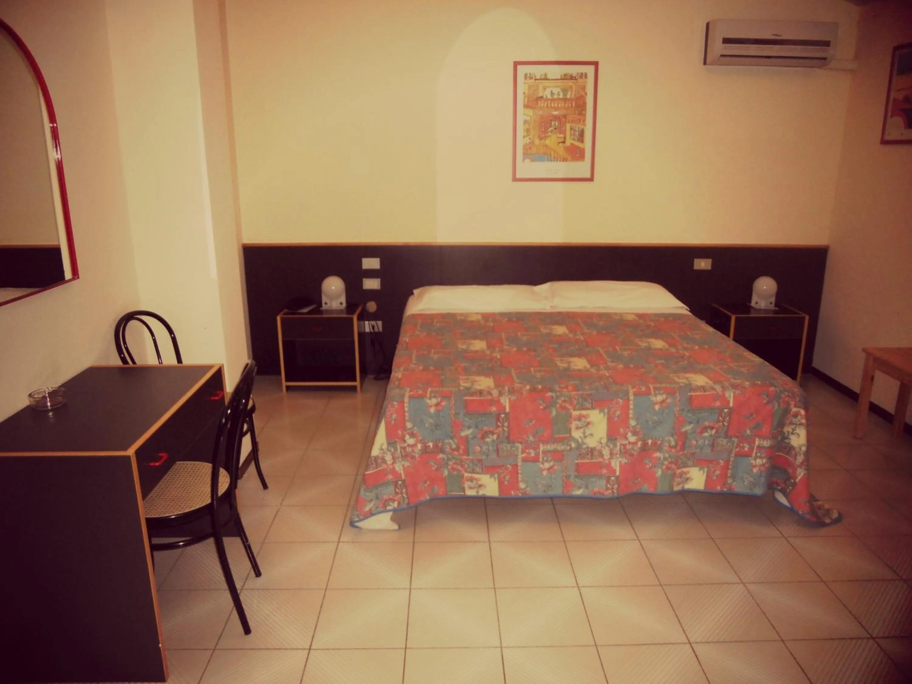 Street view, Bed in Hotel Primavera