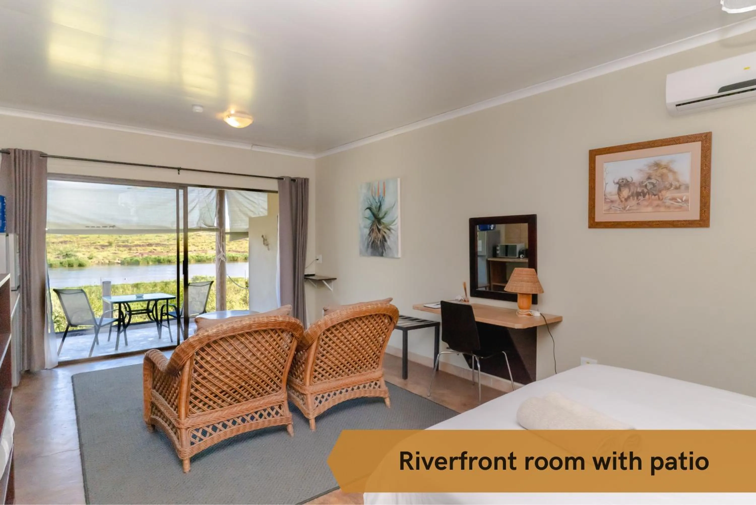 Seating area in Crocodile Bridge Safari Lodge