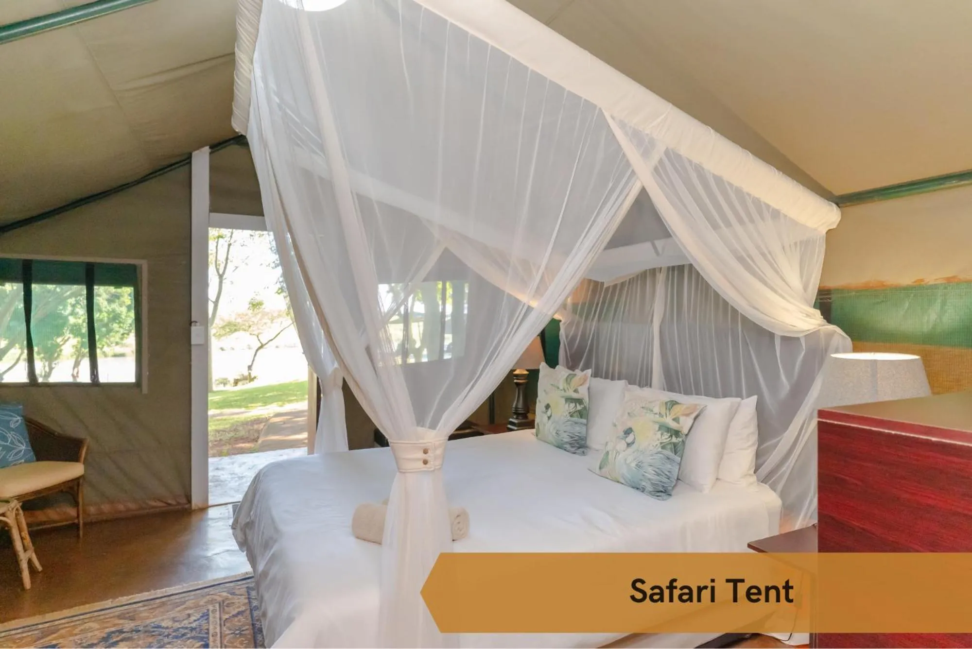 Bedroom, Bed in Crocodile Bridge Safari Lodge