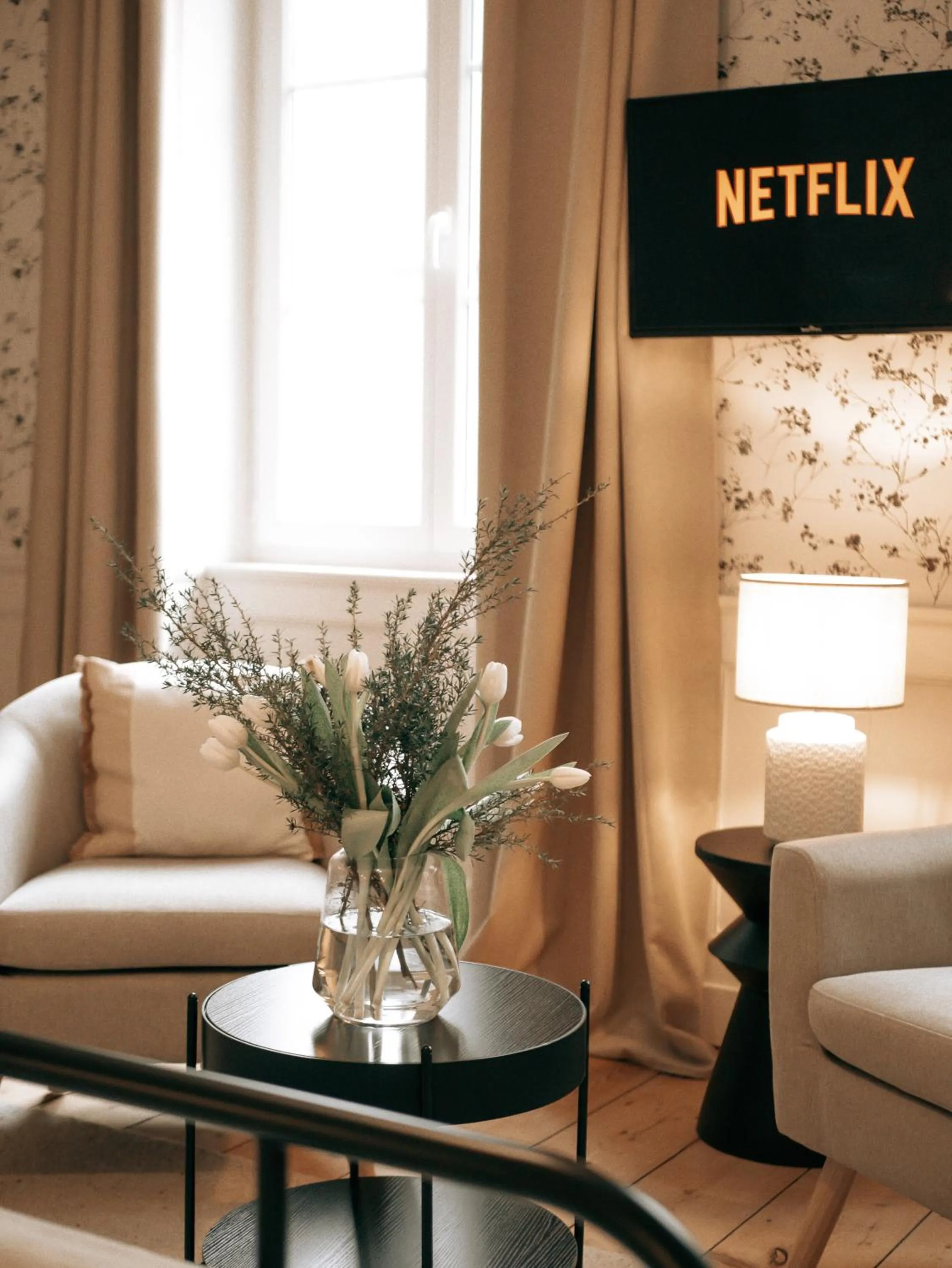 Seating area in La suite