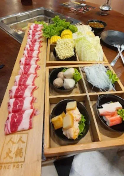 Restaurant/places to eat in Shore Residences Mall of Asia Pool View 200mbps Free Wi-Fi