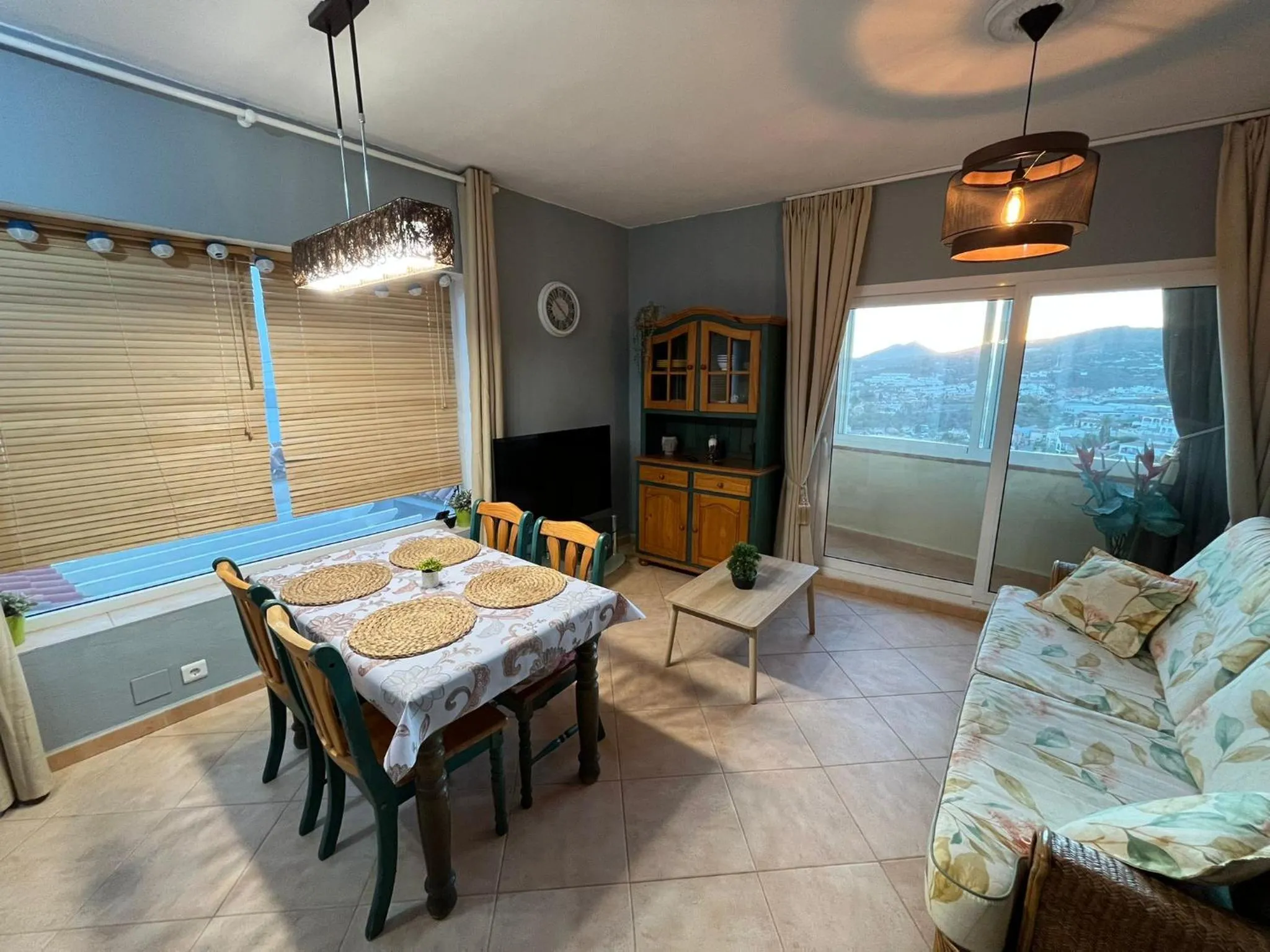 Dining area, Bed in Casa Hermosa