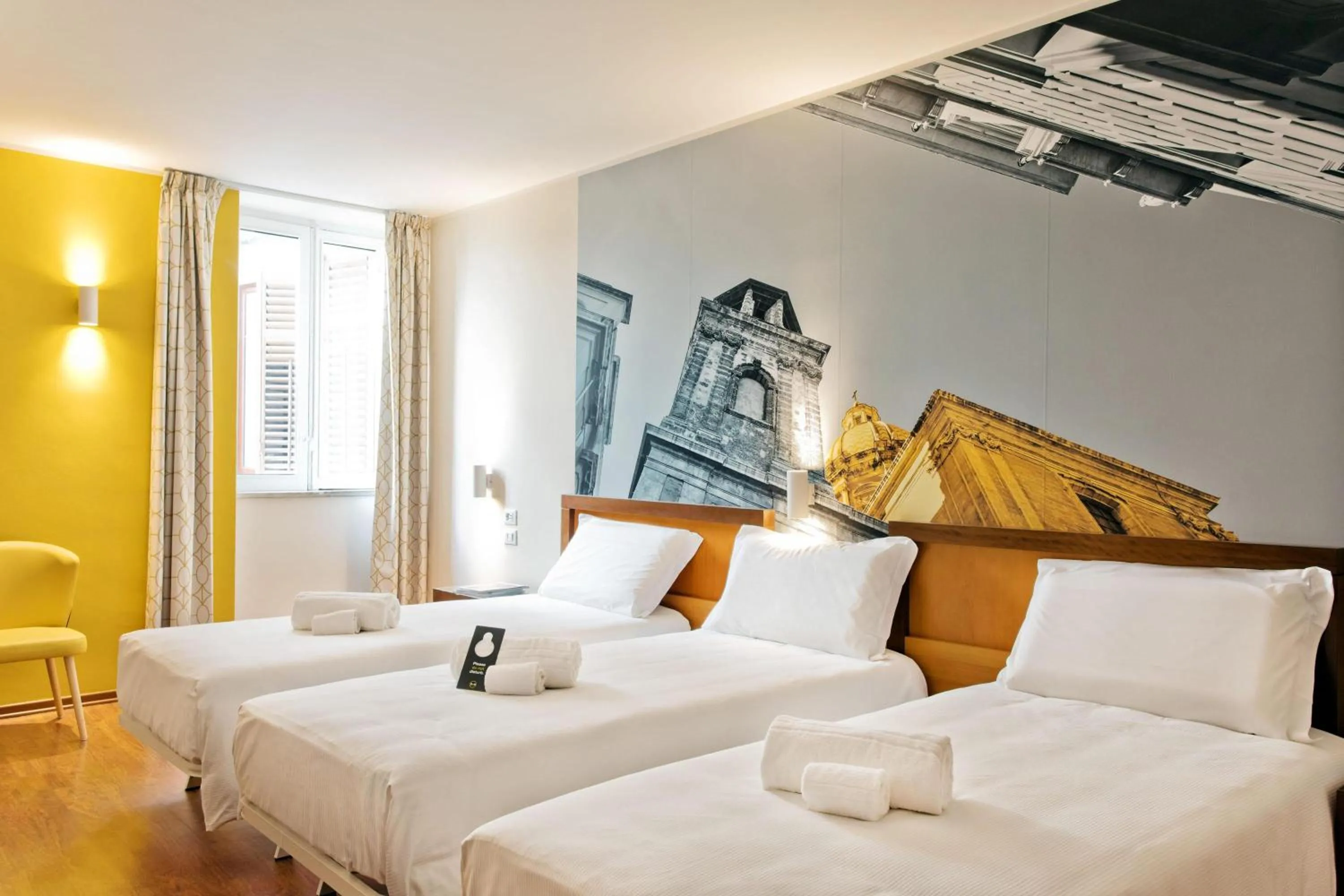 Photo of the whole room, Bed in B&B Hotel Palermo Quattro Canti