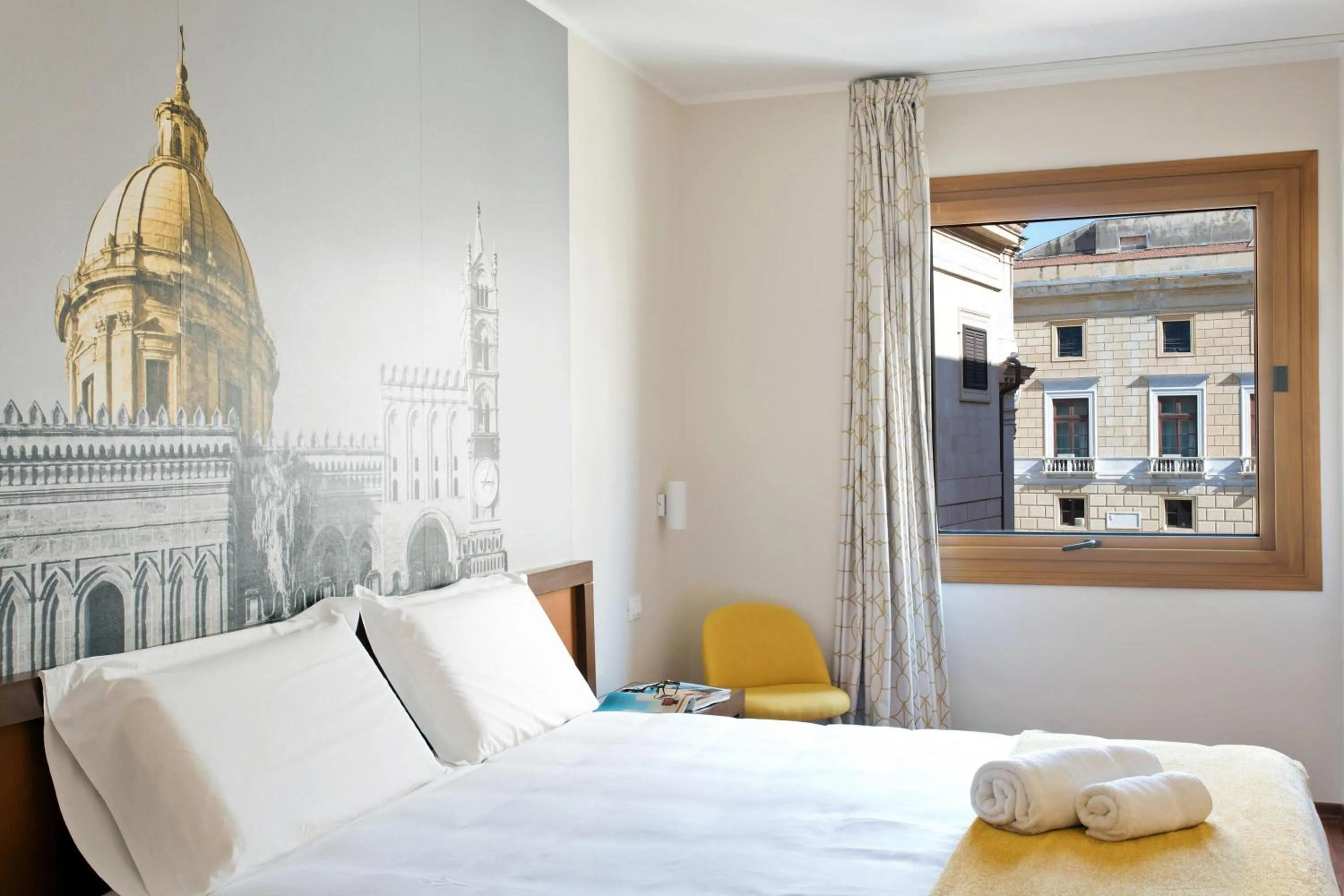 Photo of the whole room, Bed in B&B Hotel Palermo Quattro Canti