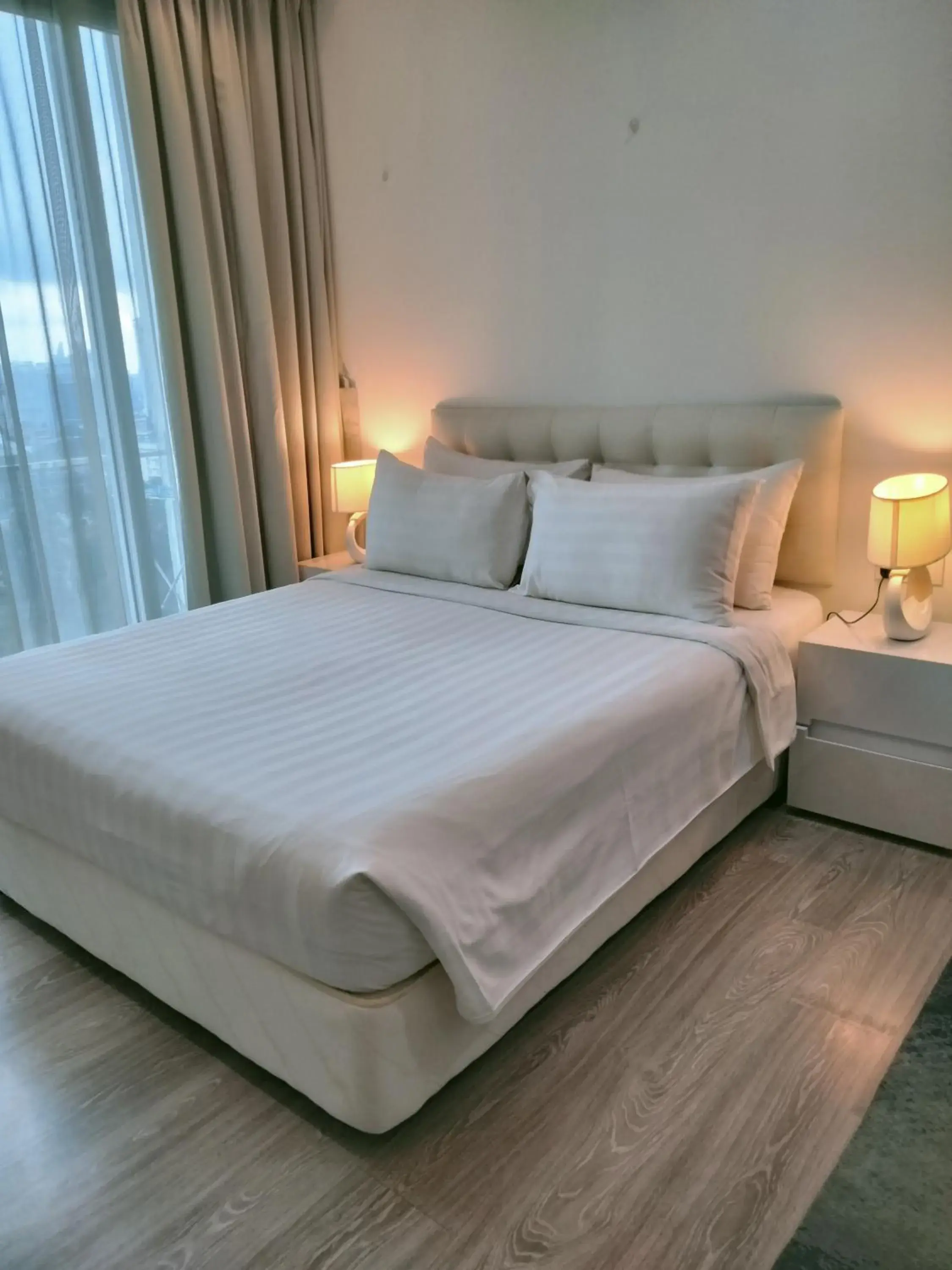 Bed in Oneiro One Bukit Ceylon Bed in Oneiro One Bukit Ceylon