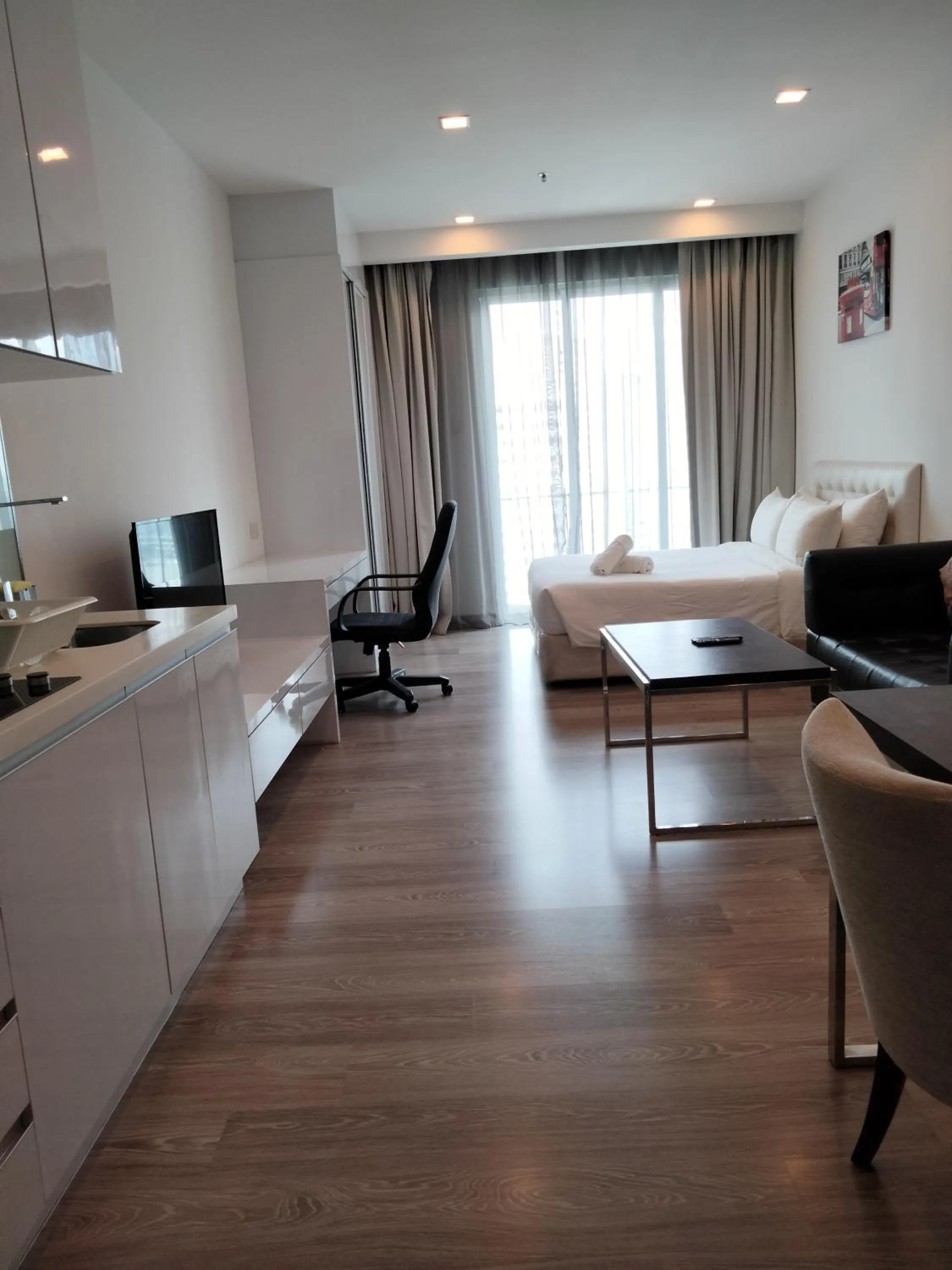 Photo of the whole room, Bed in Oneiro One Bukit Ceylon