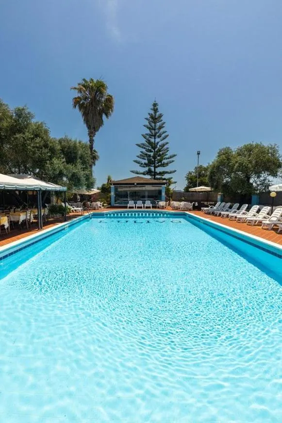 Swimming pool in Hotel L'Ulivo