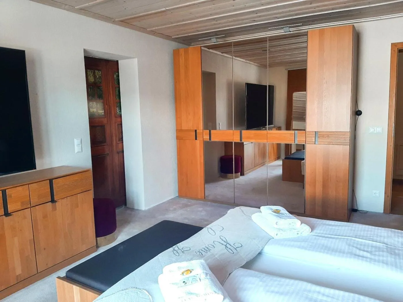 Bed in Das Maximilian - Feines Landhotel am Schliersee