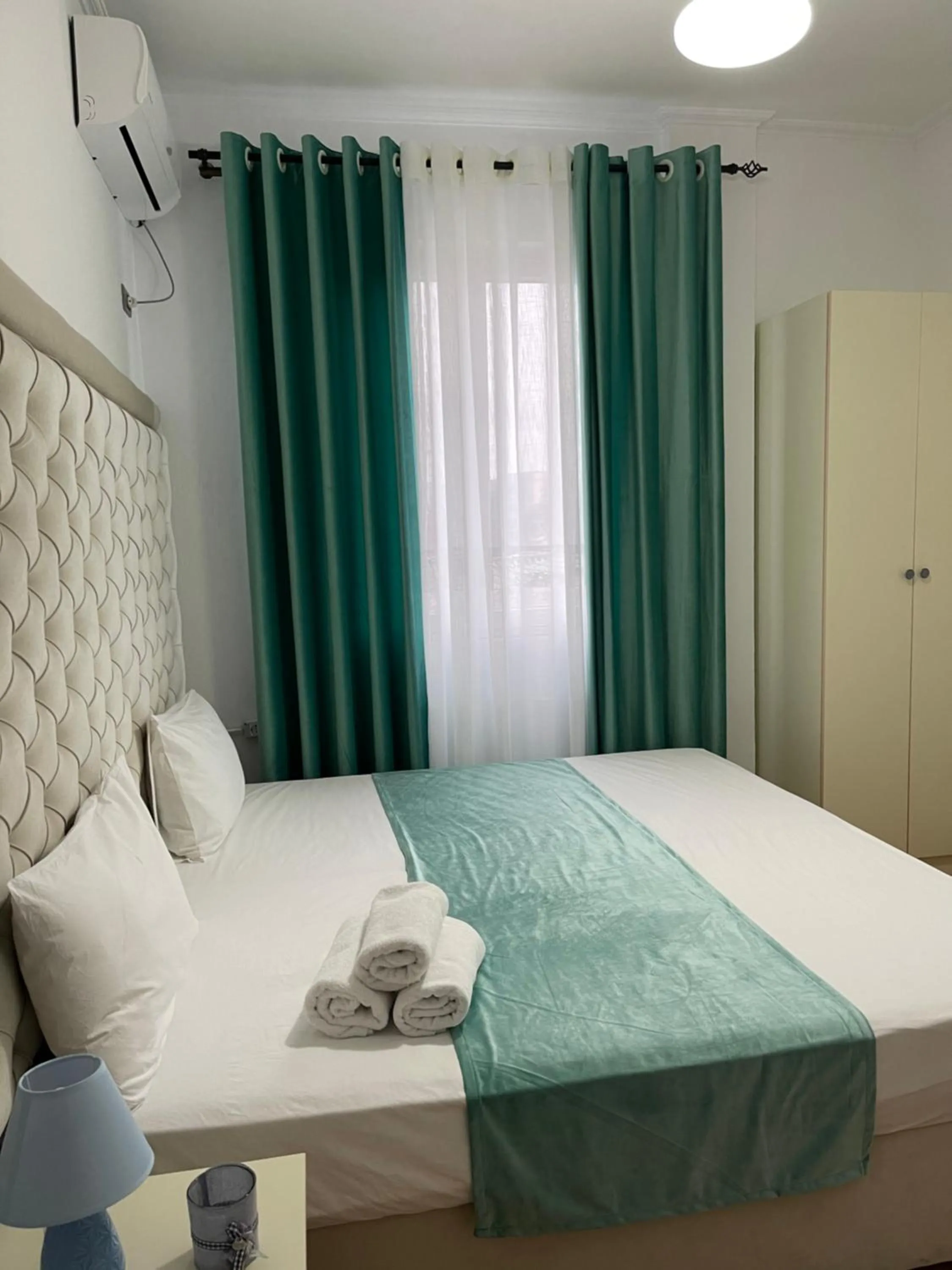 Photo of the whole room, Bed in Hotel Jurgen