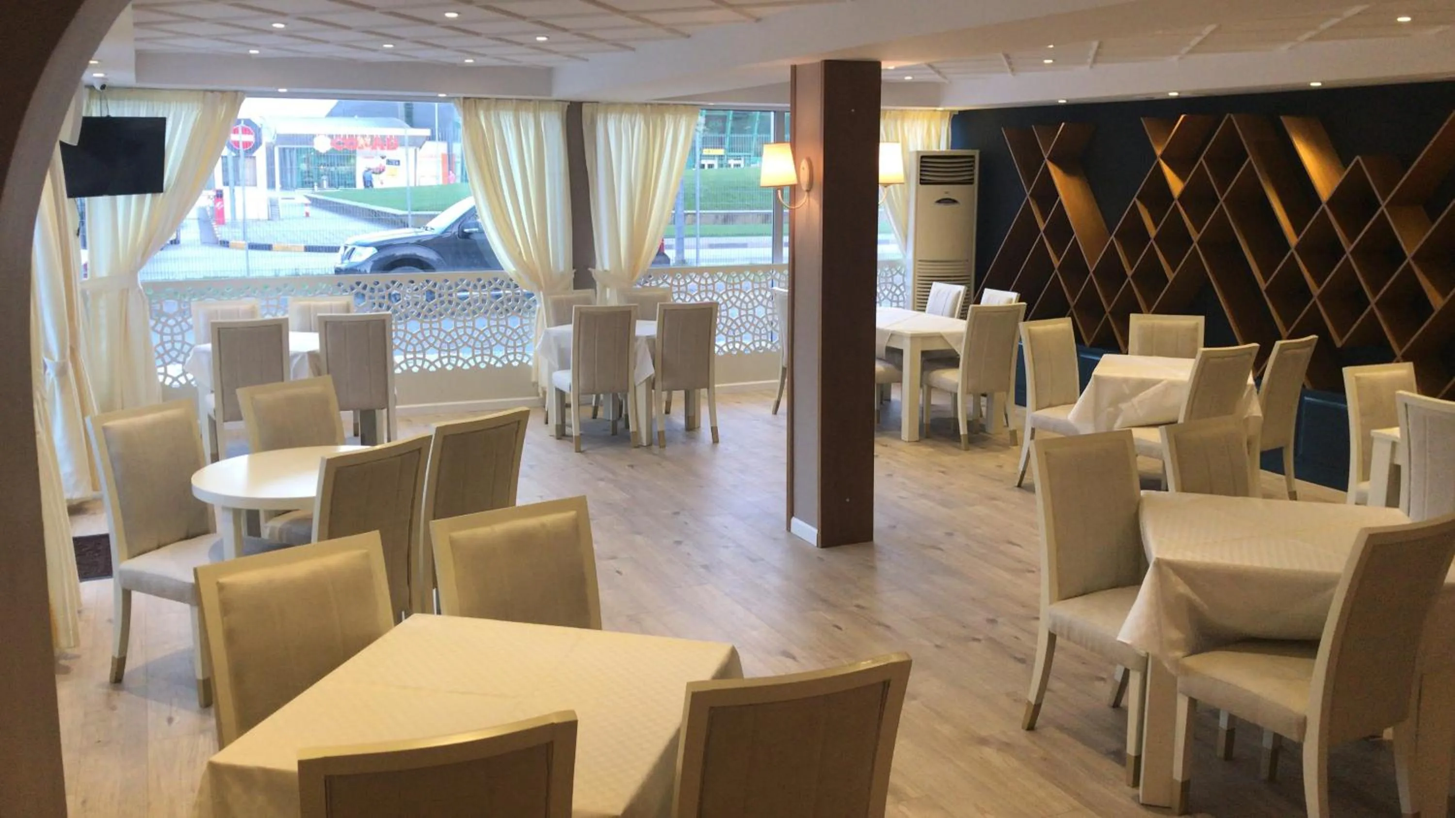 Restaurant/places to eat in Hotel Jurgen