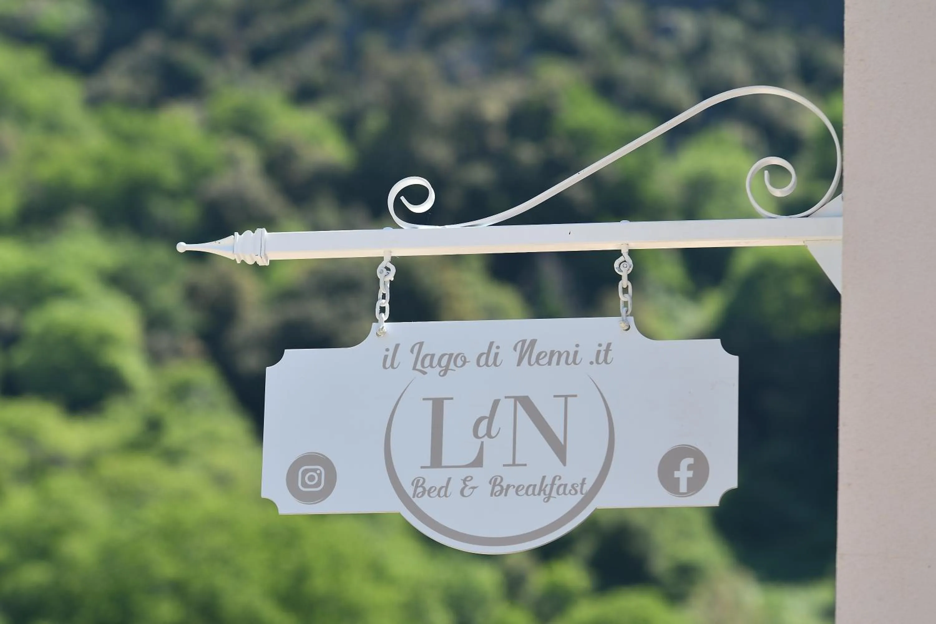 Property logo or sign in il Lago di Nemi