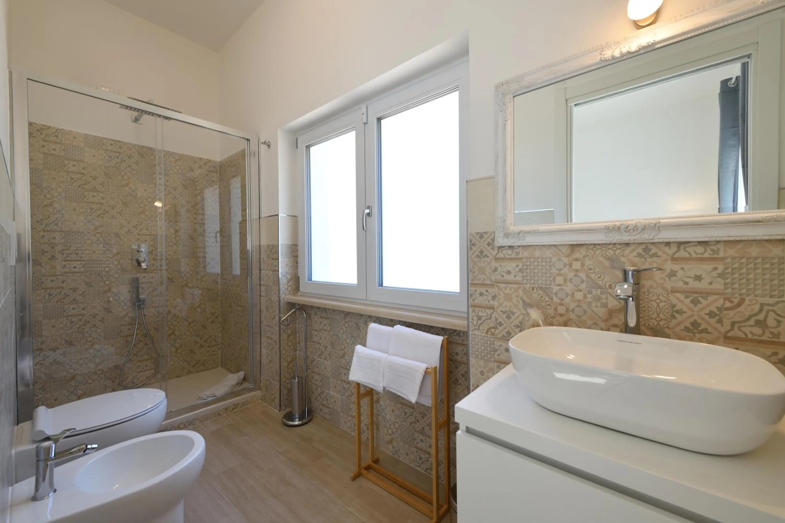 Shower in il Lago di Nemi