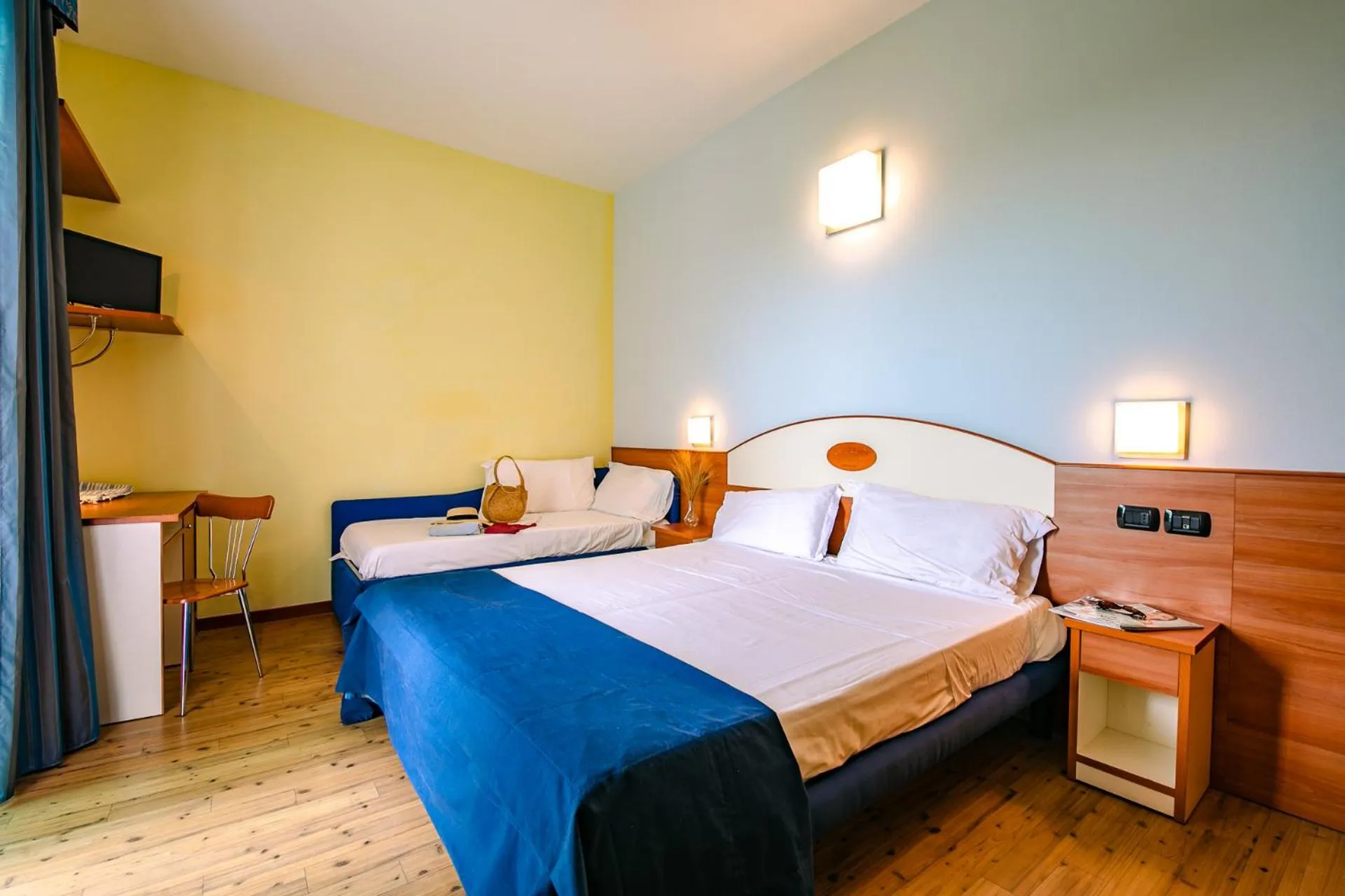 Bedroom, Bed in New Bristol Sport Hotel